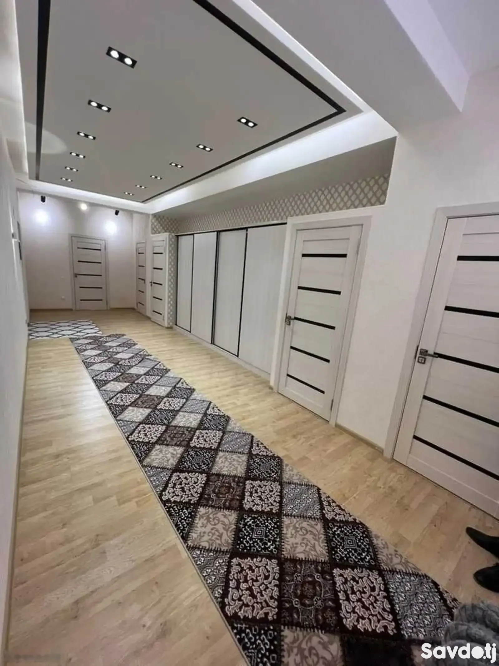 3-комн. квартира, 3 этаж, 120м², И. Сомони, Ориёнбонк