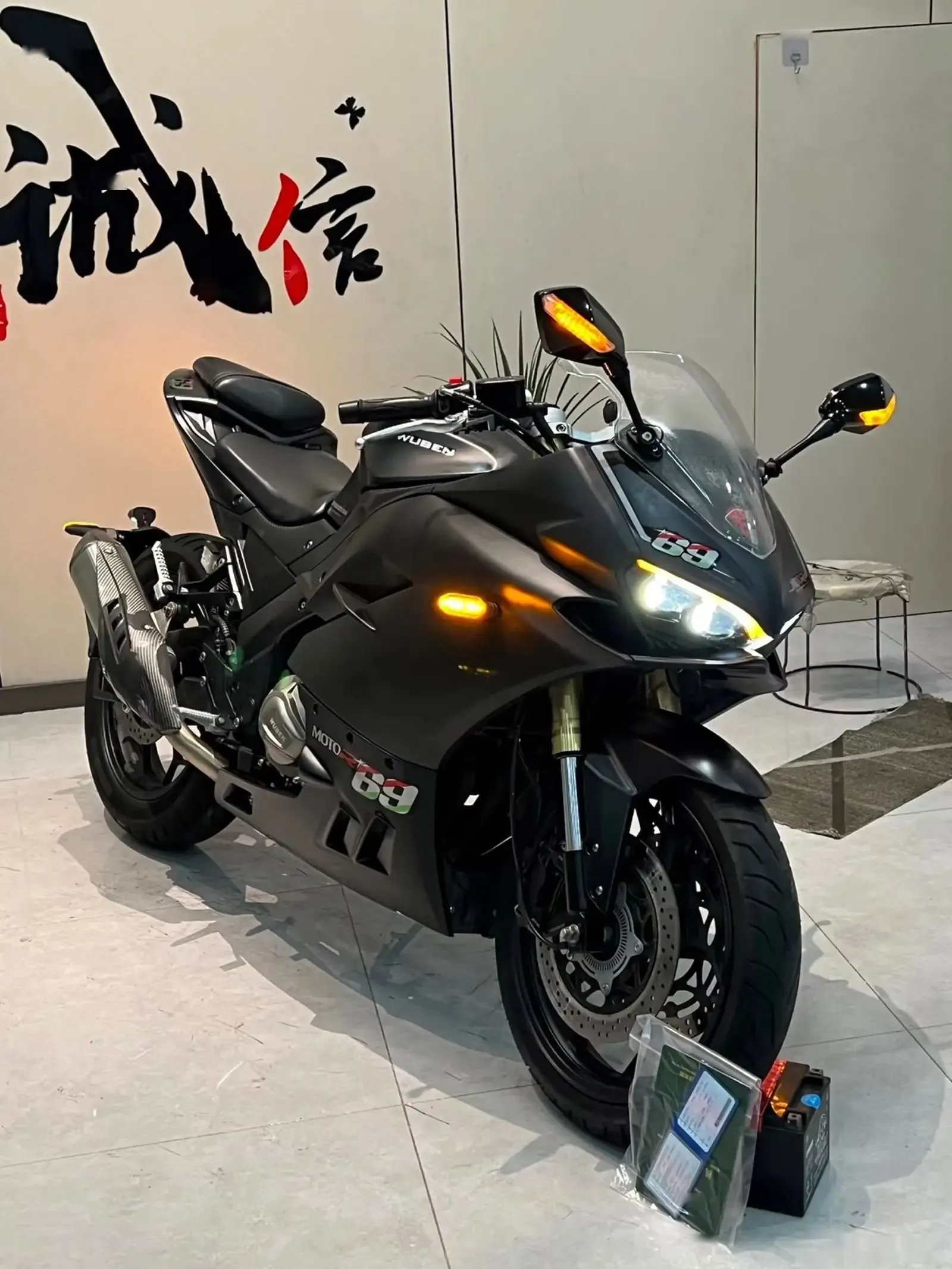 Мотоцикл Dugati Panigal 400 cc
