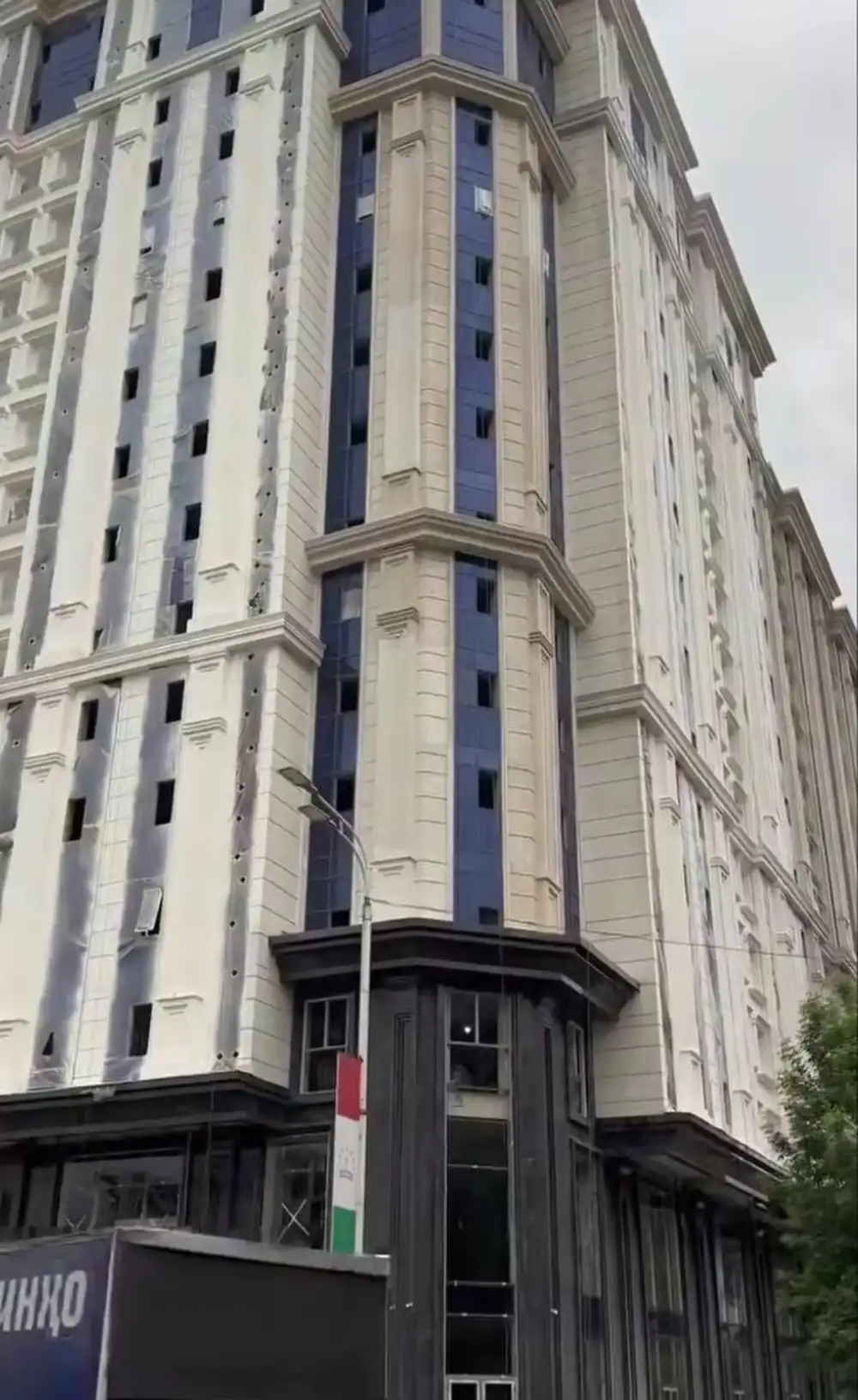 3-комн. квартира, 13 этаж, 97 м², Шохмансур — фото 2
