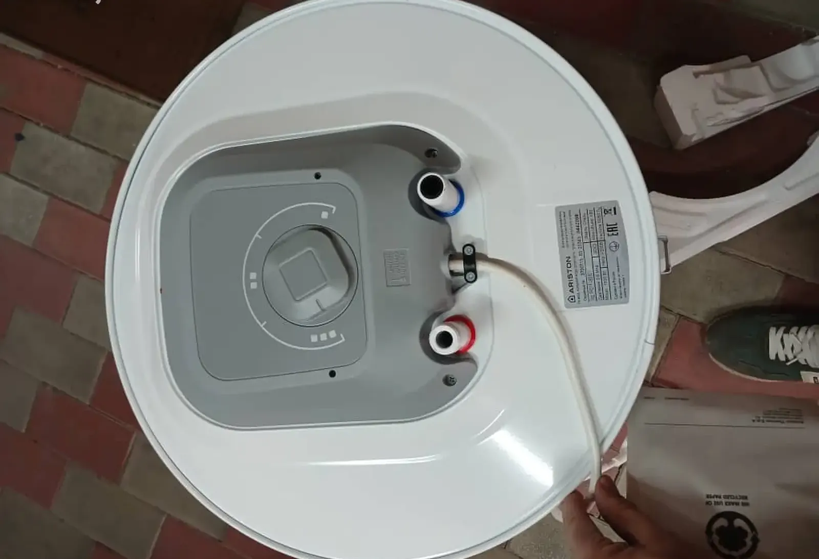 Водонагреватель Ariston 80л