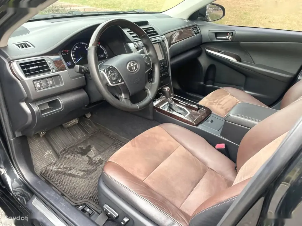 Toyota Camry, 2016