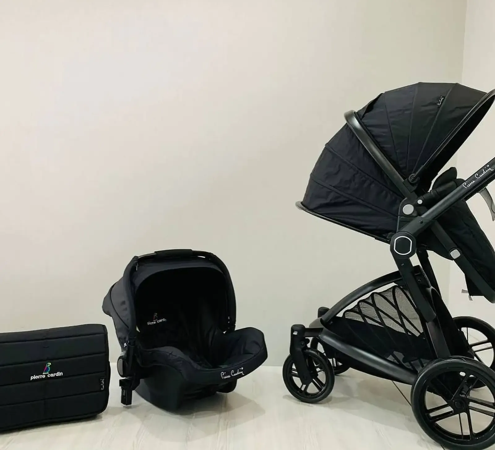 Коляска Pierre Cardin 3в1
