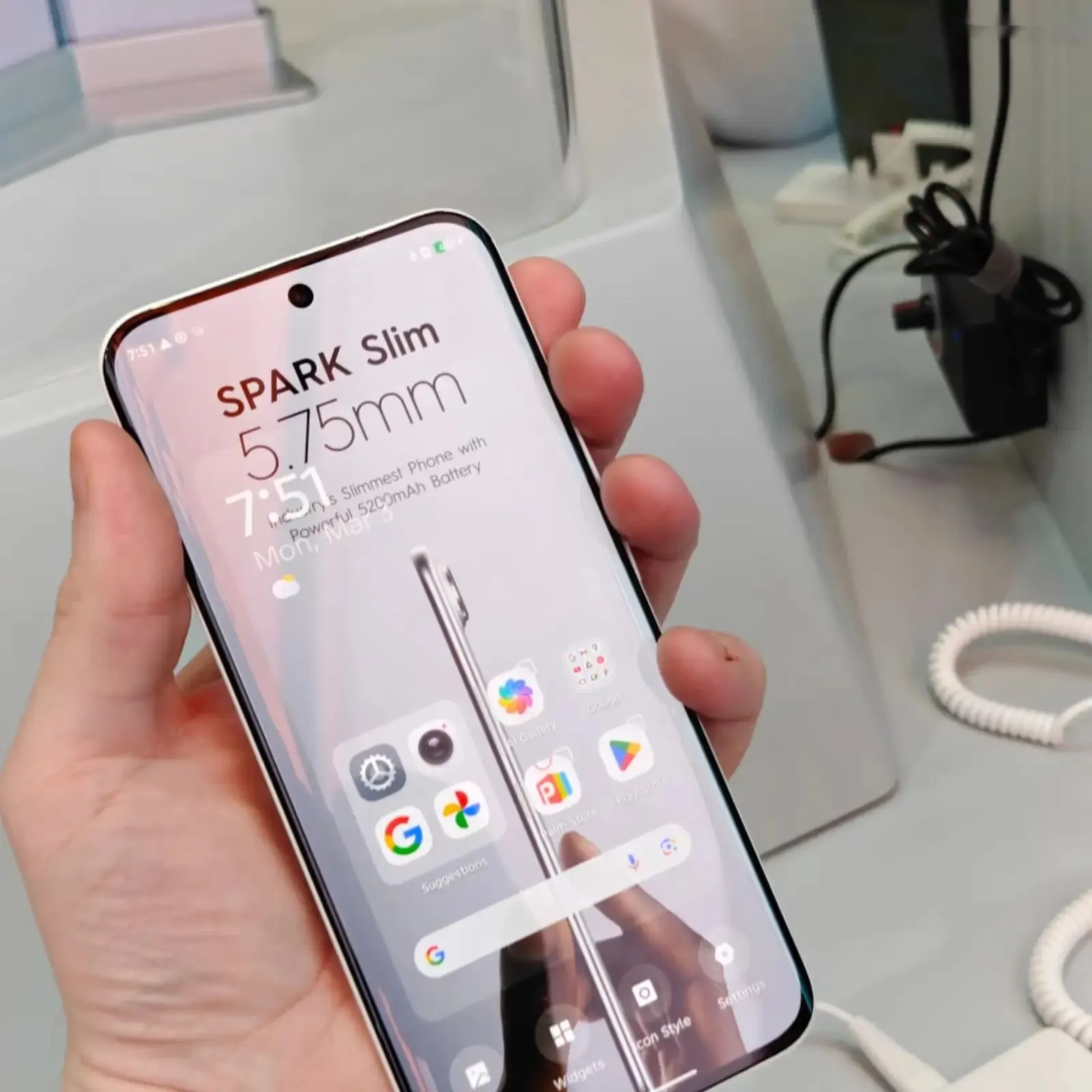 Tecno Spark Slim 16/256Gb black 5160Мач
