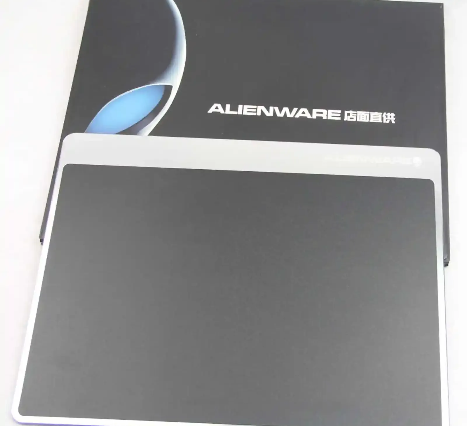 Коврик Dell Alienware Titan