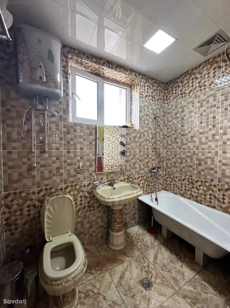 3-этажный, 9 комнатный дом, 780 м², 112 мкр, АЗС Зоир-Ойл, Кольцевая Калинина, Сино