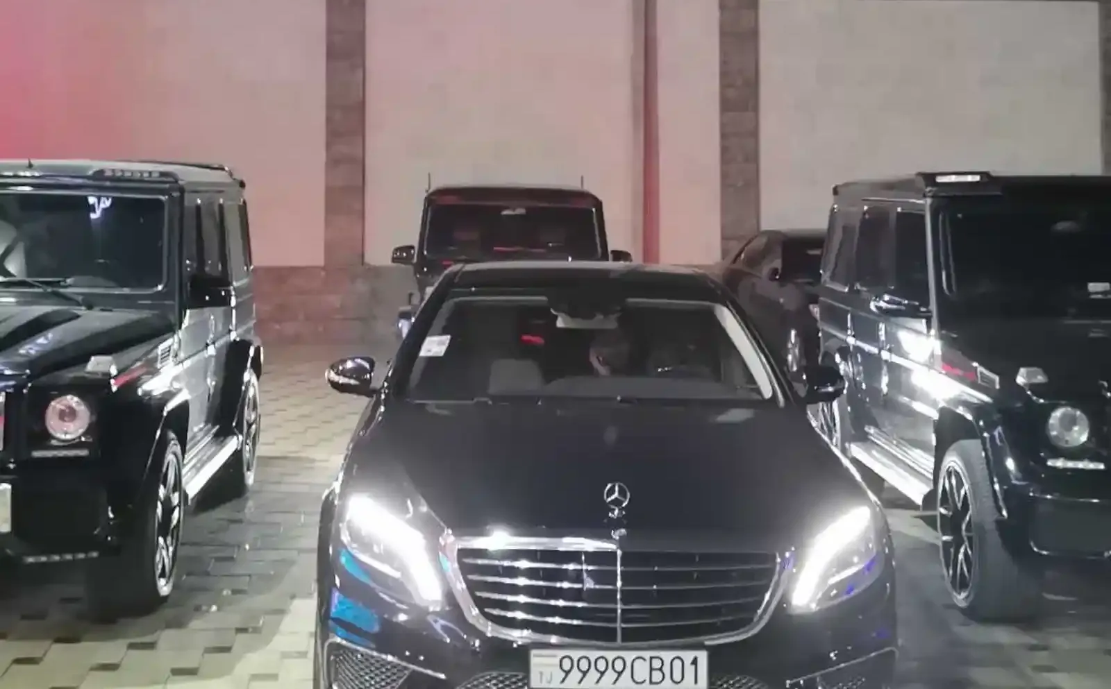 Услуги аренды автомобилей