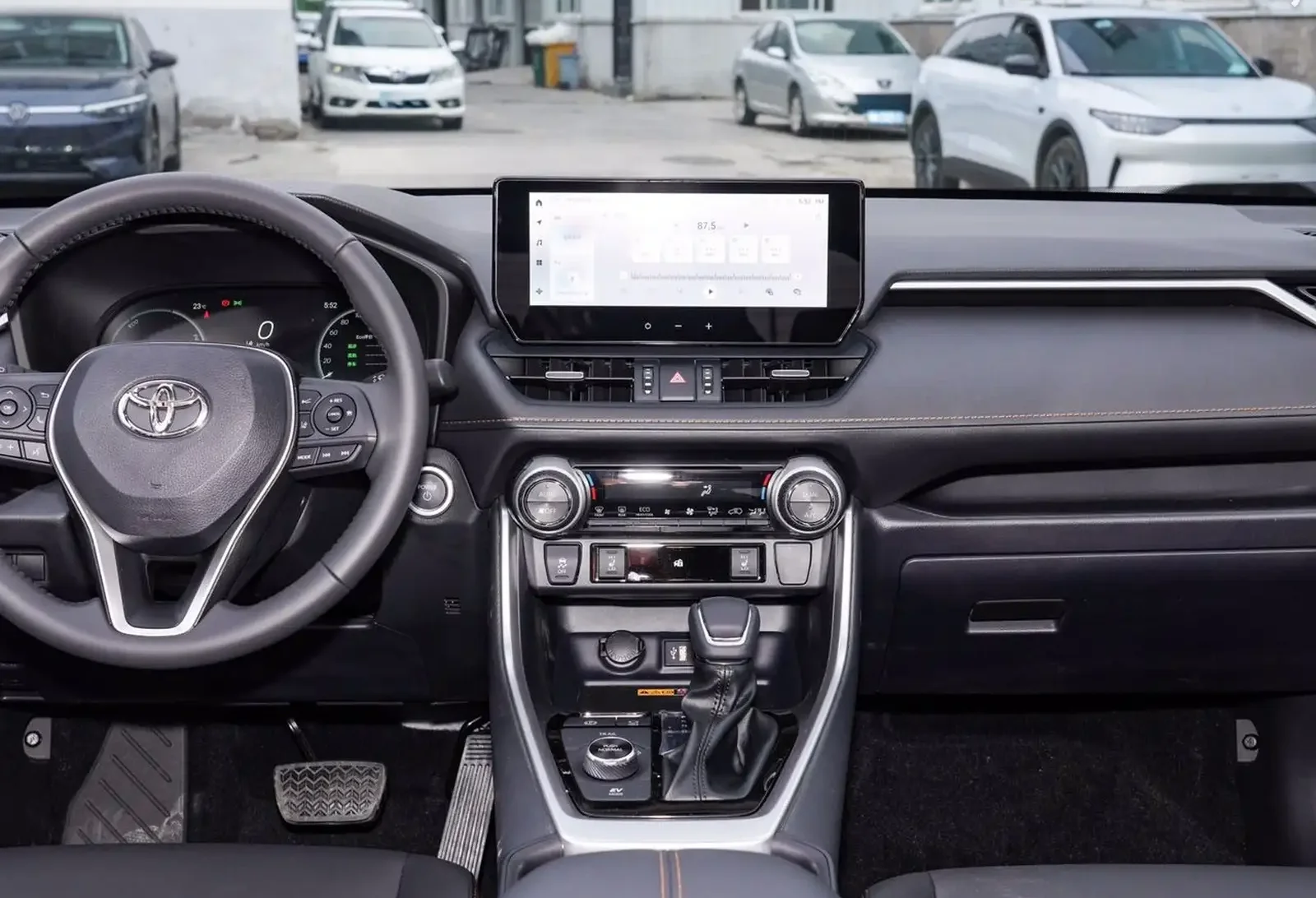 Toyota RAV 4, 2025