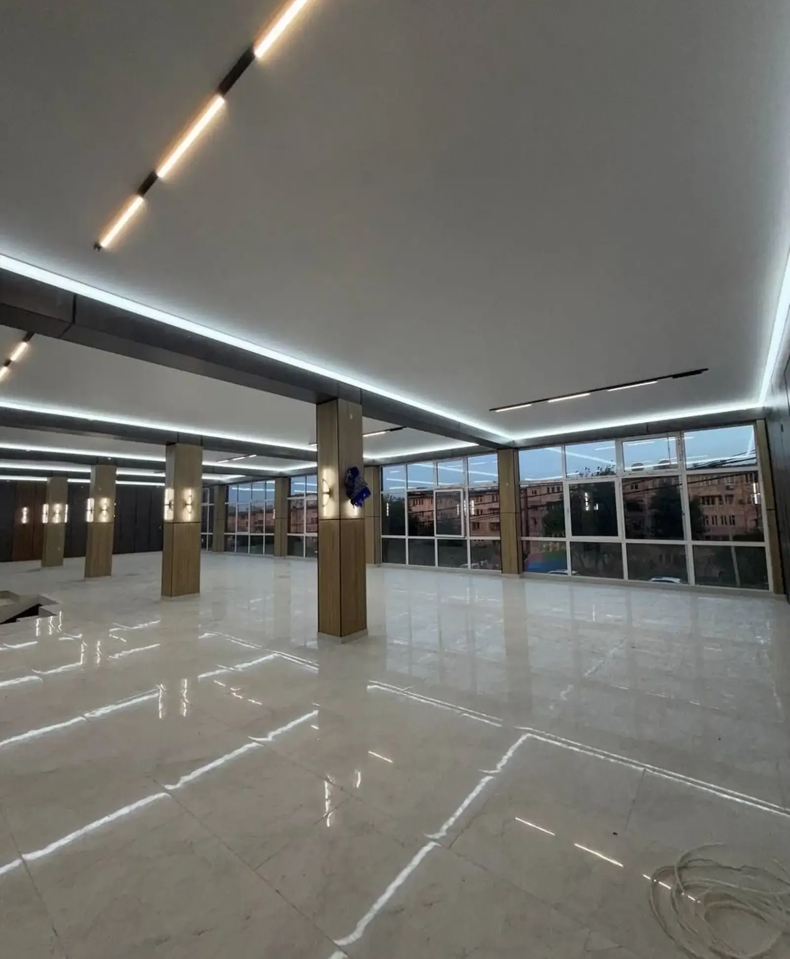 Помещение под свободное назначение, 300м², Сино