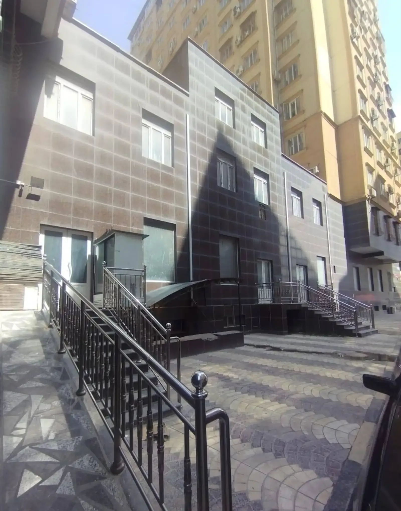 Помещение под магазин / салон, 700м², Сино