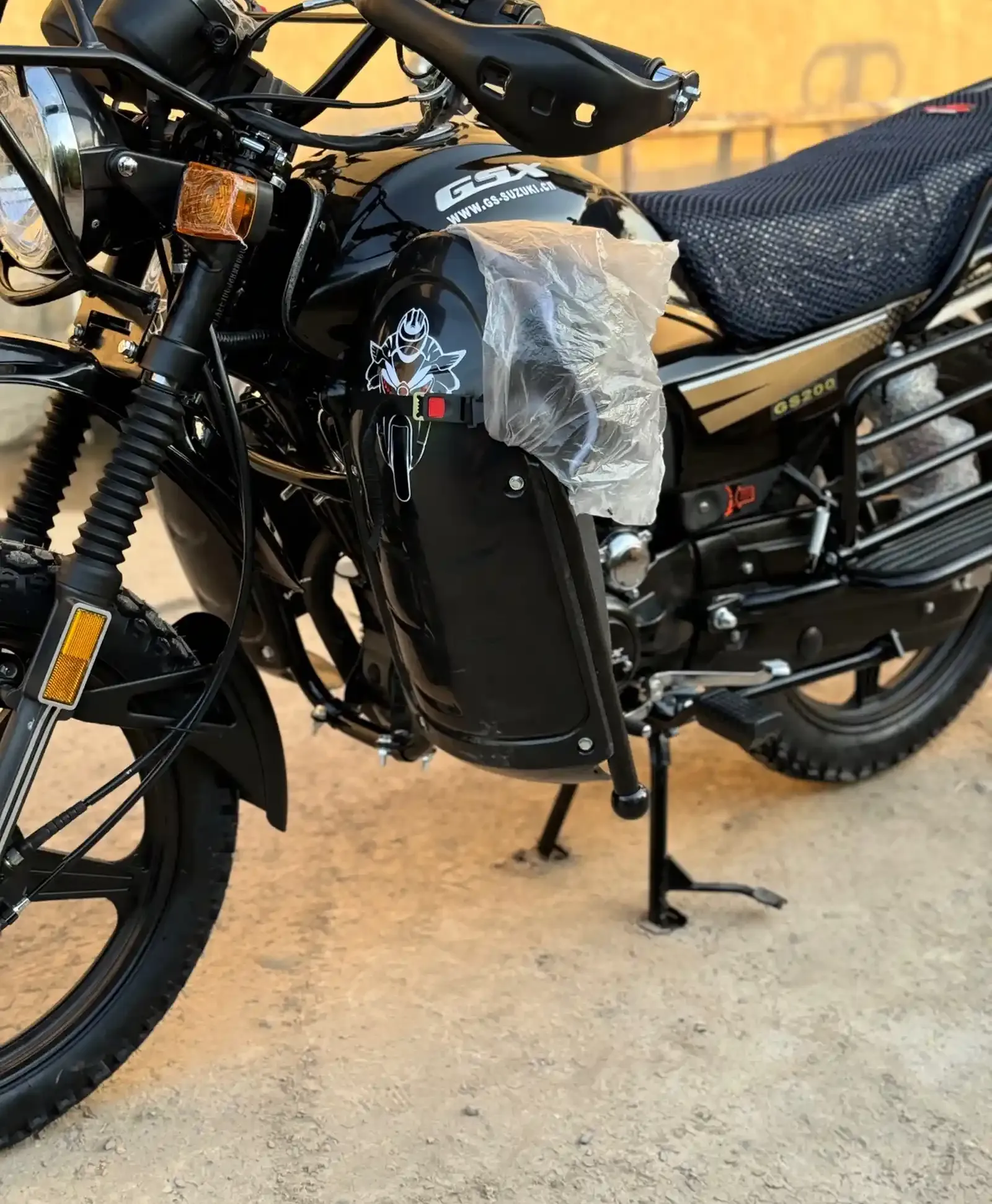 Мотоцикл GSX200