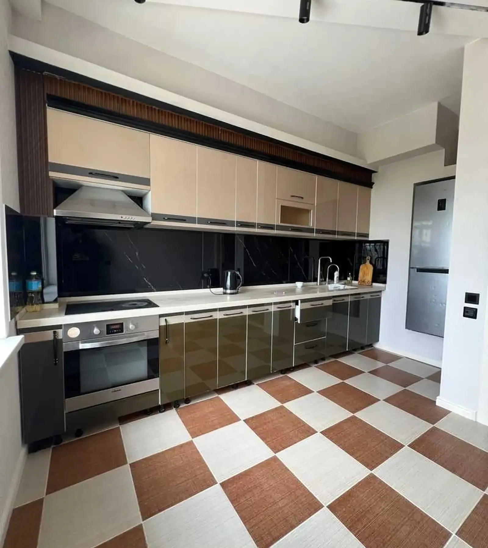 3-комн. квартира, 10 этаж, 100м², Сомони — фото 4