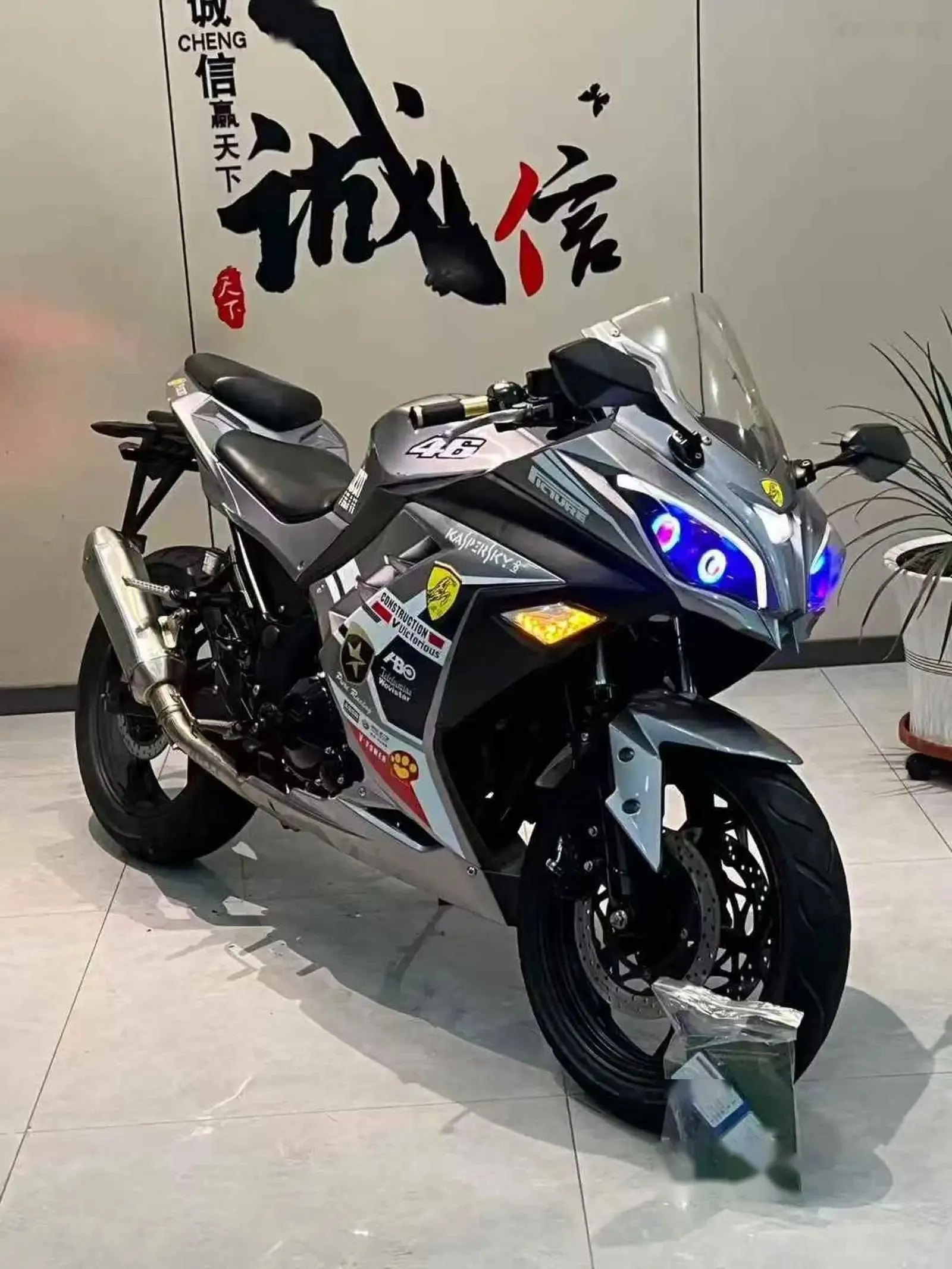 Мотоцикл Kawasaki — фото 4