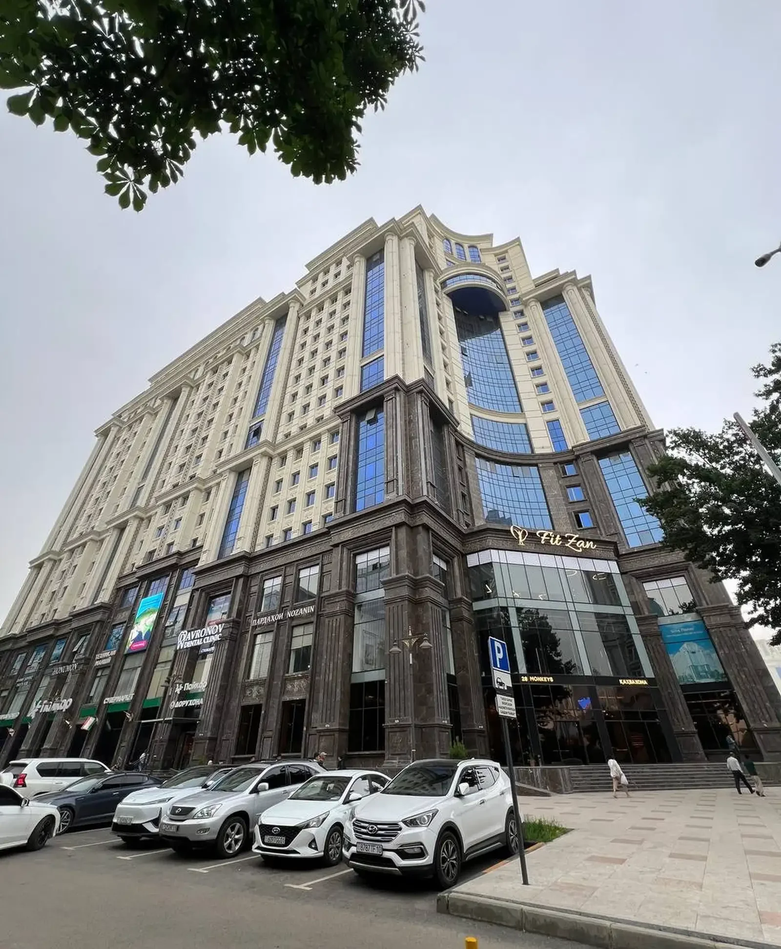 5-комн. квартира, 8 этаж, 167 м², Исмоили Сомони Цум Шохпалас — фото 2