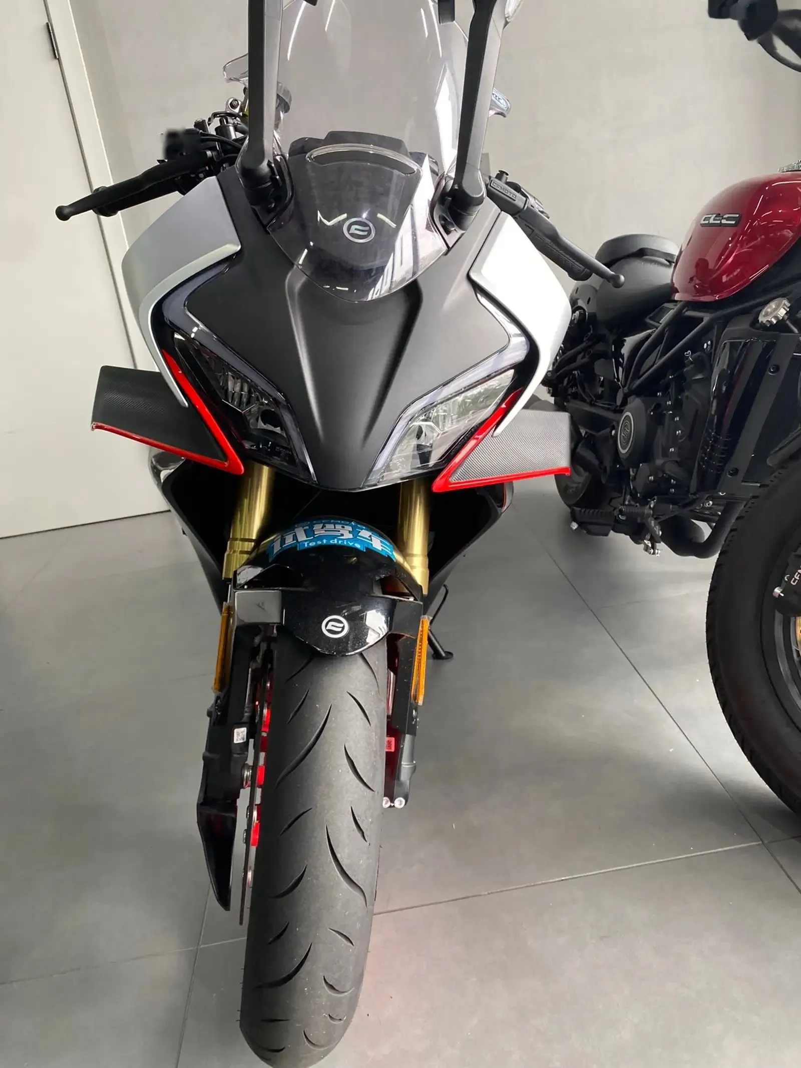 Мотоцикл CFMOTO 450 RR