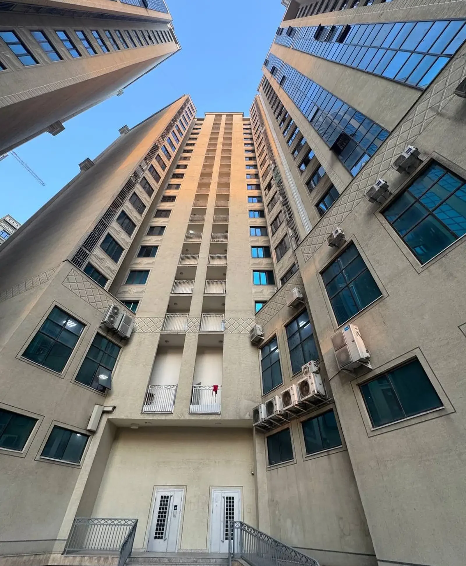 3-комн. квартира, 7 этаж, 135 м², Исмоили Сомони Овир,Пули Сангин — фото 2