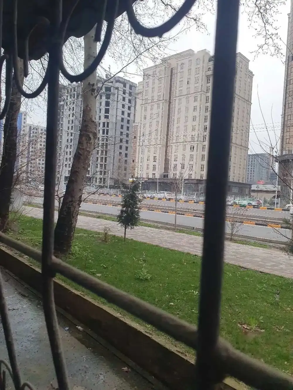 4-комн. квартира, 1 этаж, 78м², 82мкр