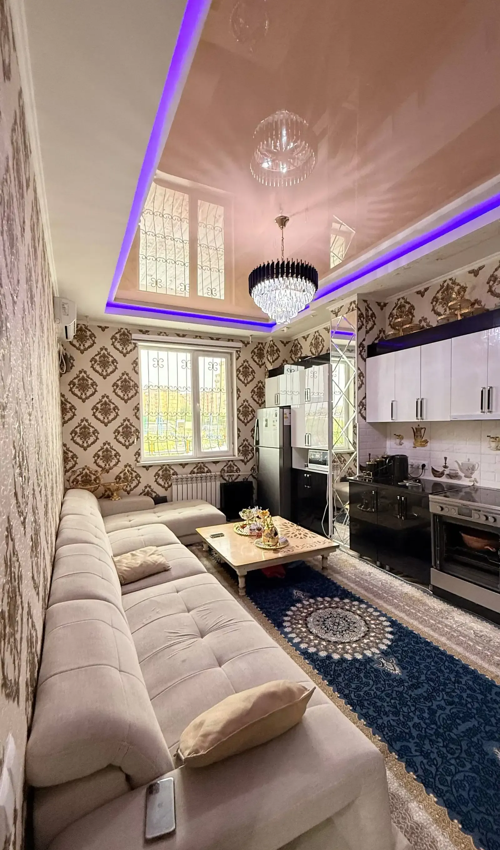3-комн. квартира, 1 этаж, 85 м²,   102мкр — фото 2