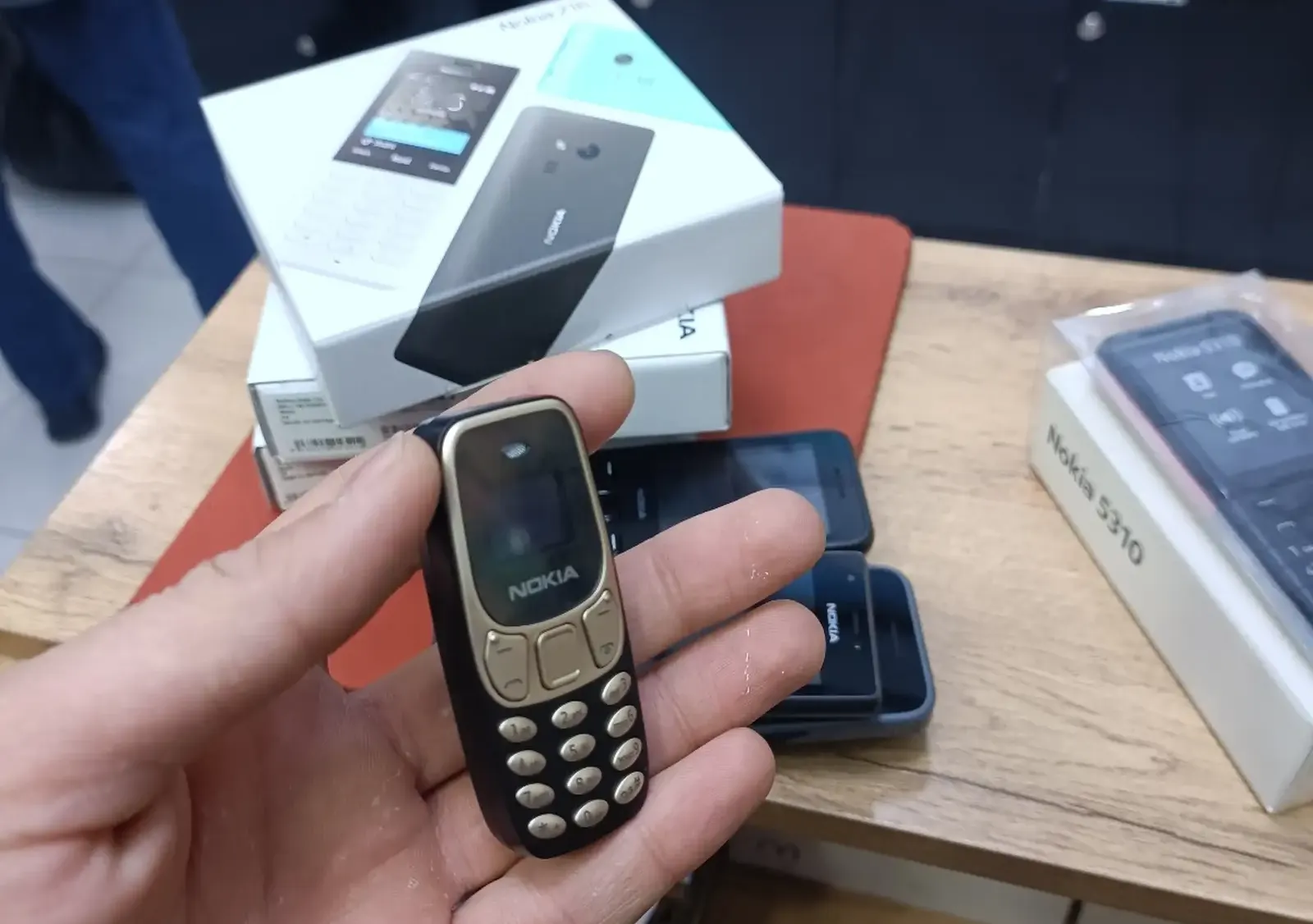Nokia Mini 2sim Нет встроенной памяти