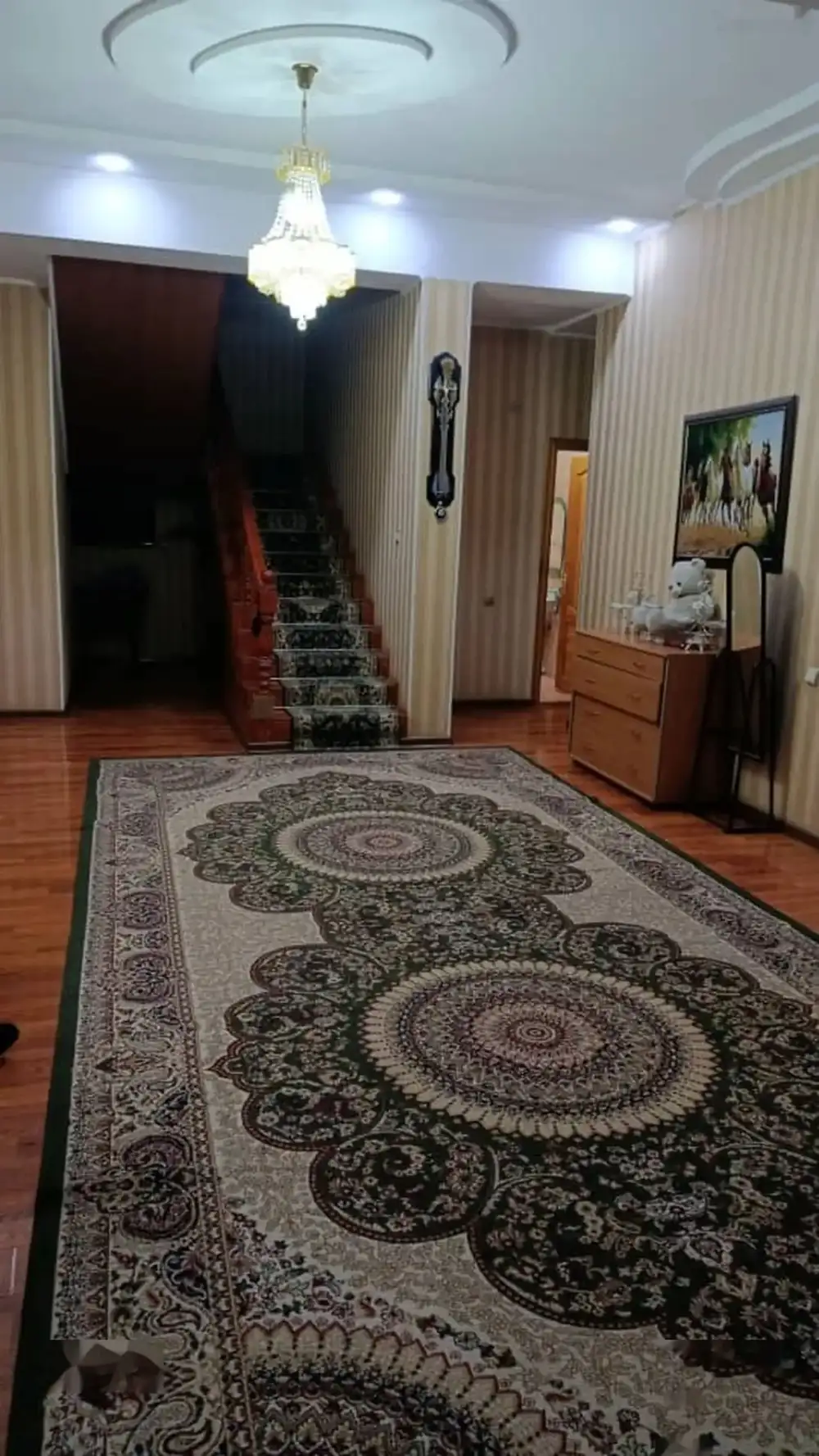 3-этажный, 10 комнатный дом, 700 м², Фирдавси, 7 Ахтар, назди гимназия