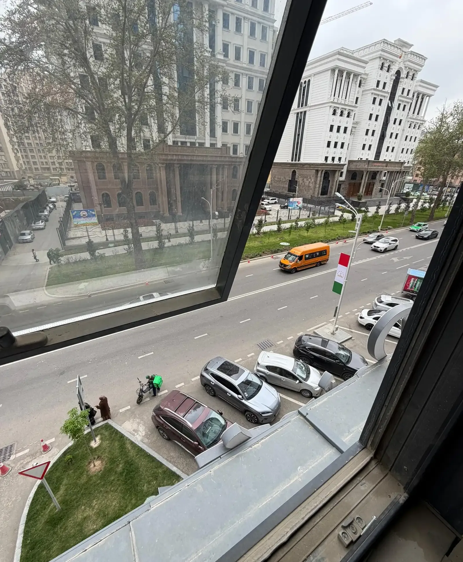 Помещение под свободное назначение, 486м², Альфемо, Point