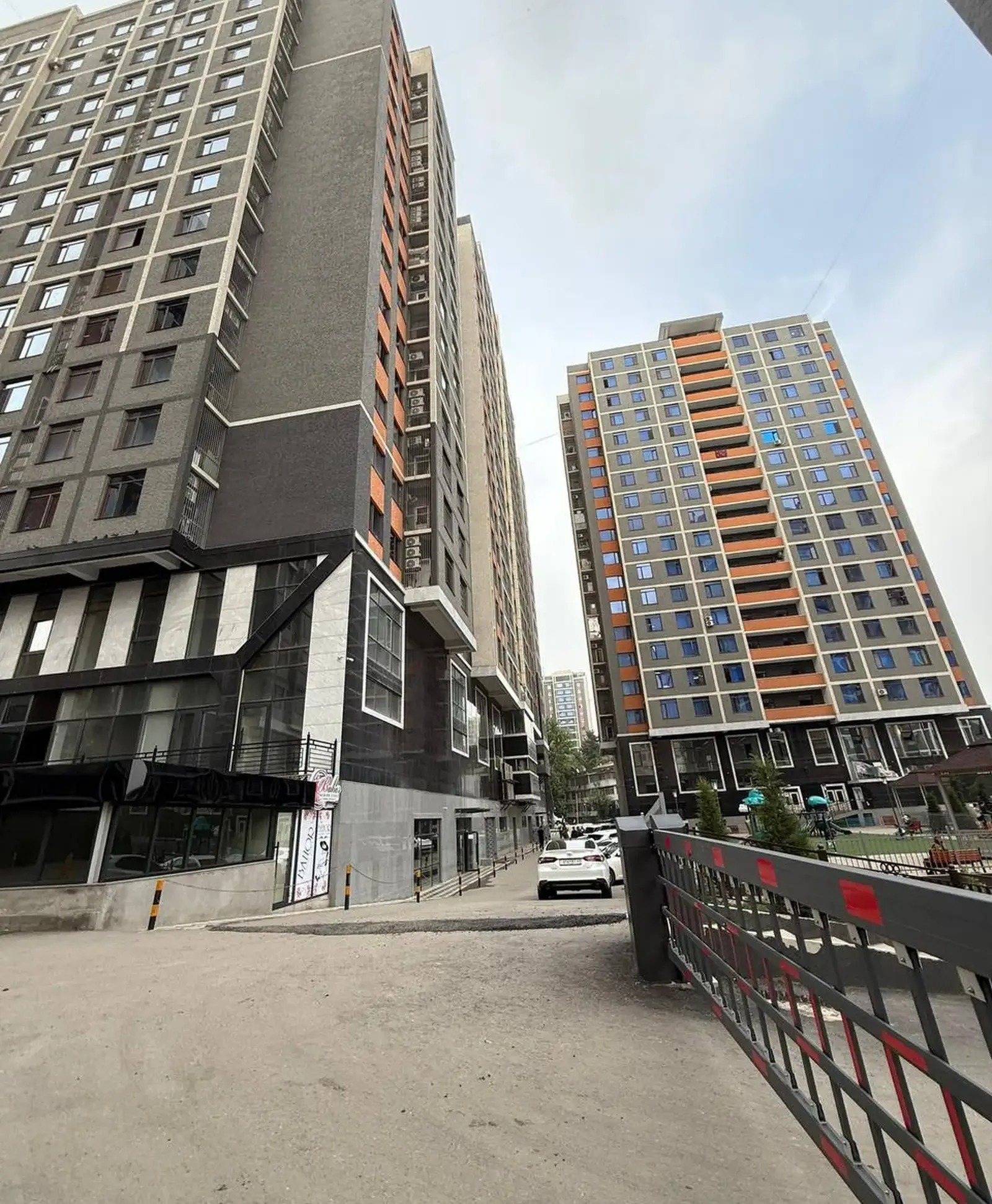 3-комн. квартира, 12 этаж, 110 м², Сомони — фото 12
