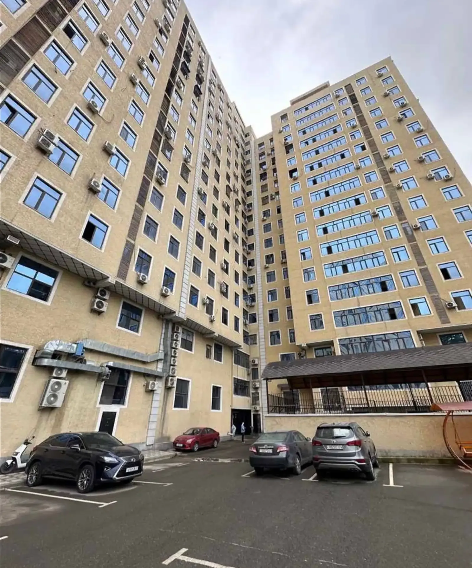 3-комн. квартира, 12 этаж, 134 м², Шохмансур — фото 3