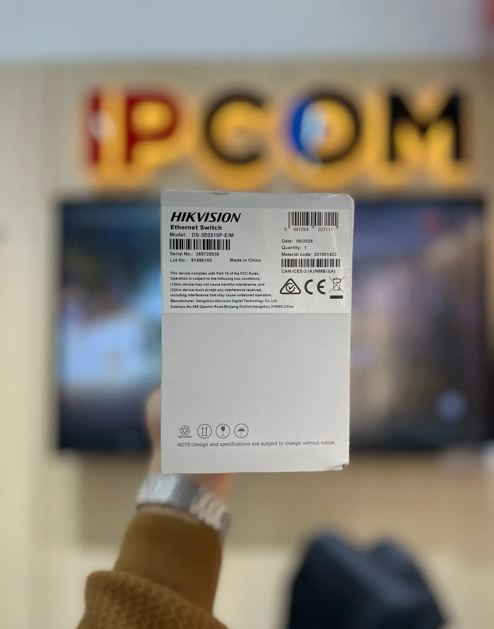 PoE-коммутатор Switch POE Gigabit Hikvision DS 3E0510P E M
