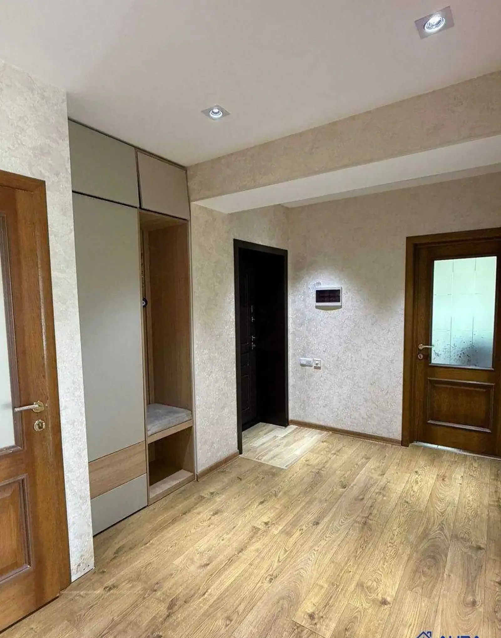 4-комн. квартира, 4 этаж, 70 м², Сино
