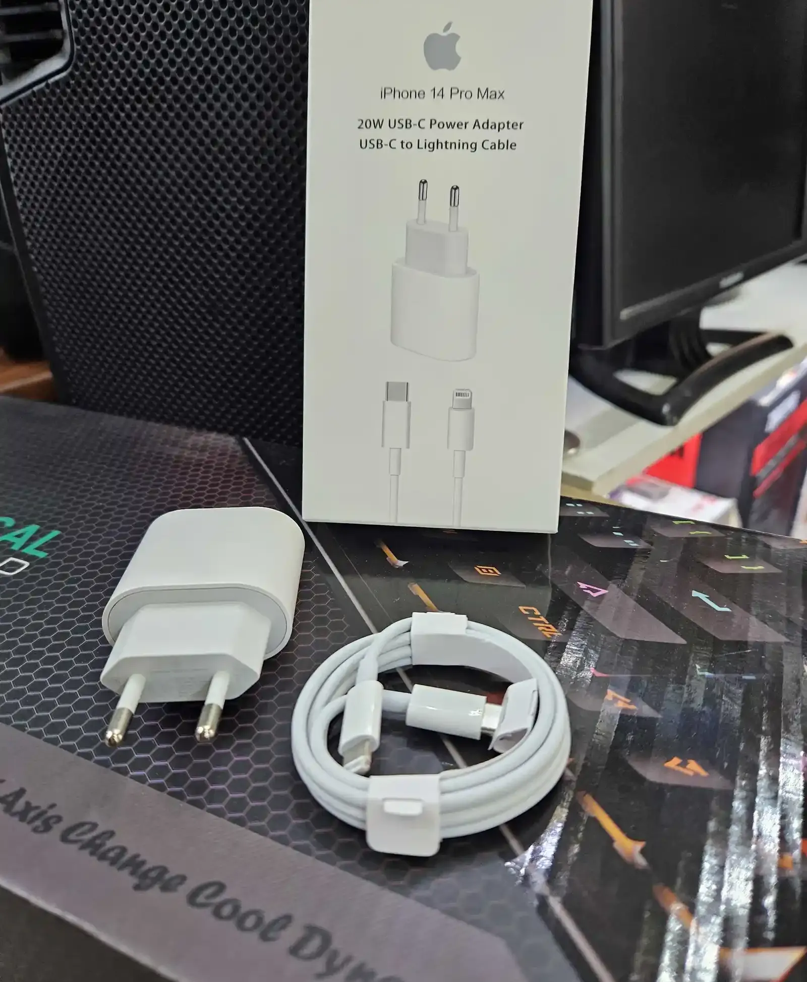 Зарядное устройство для iPhone 14 Pro Max 20W USB-C