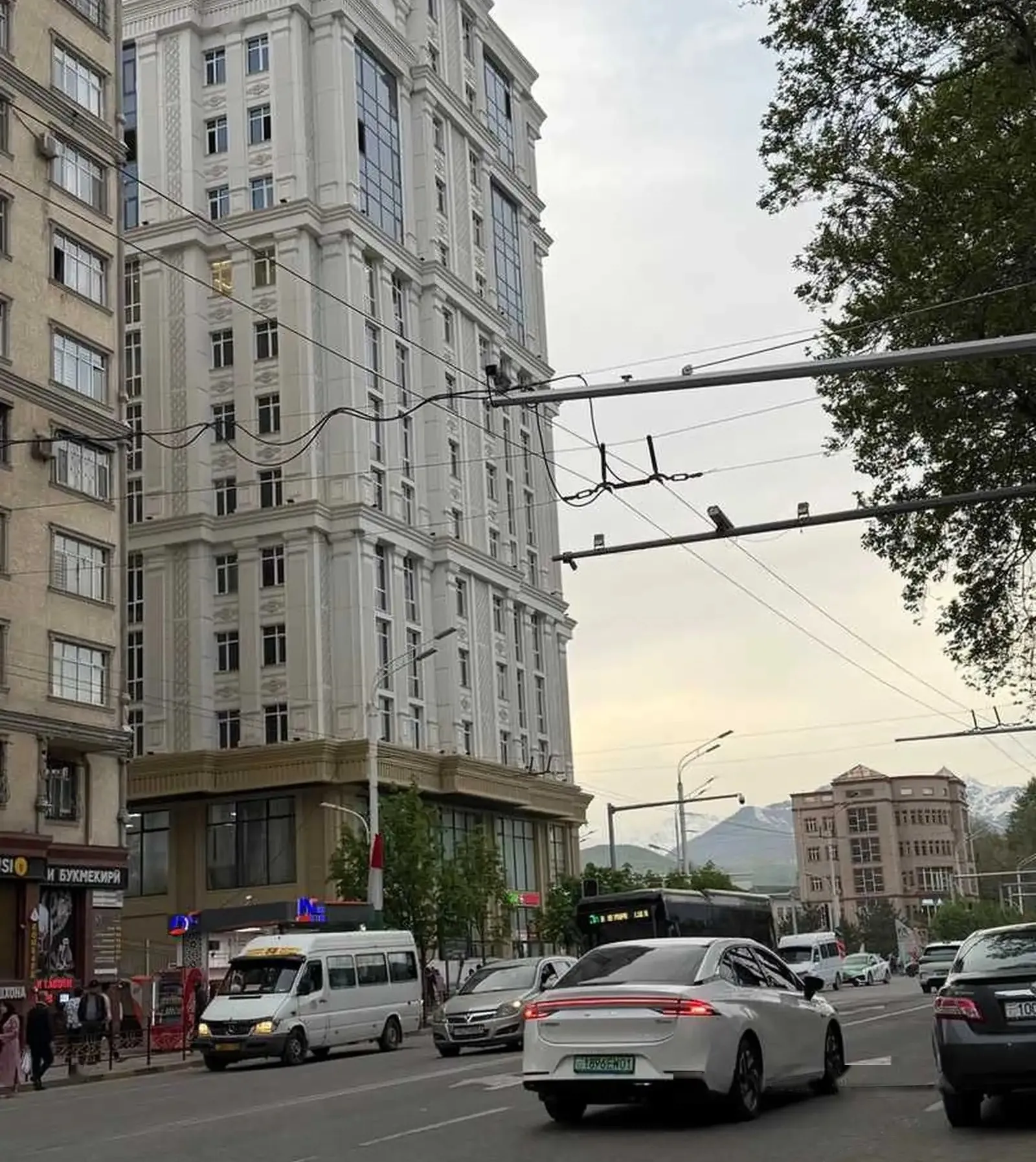2-комн. квартира, 12 этаж, 65м², И.Сомони — фото 11