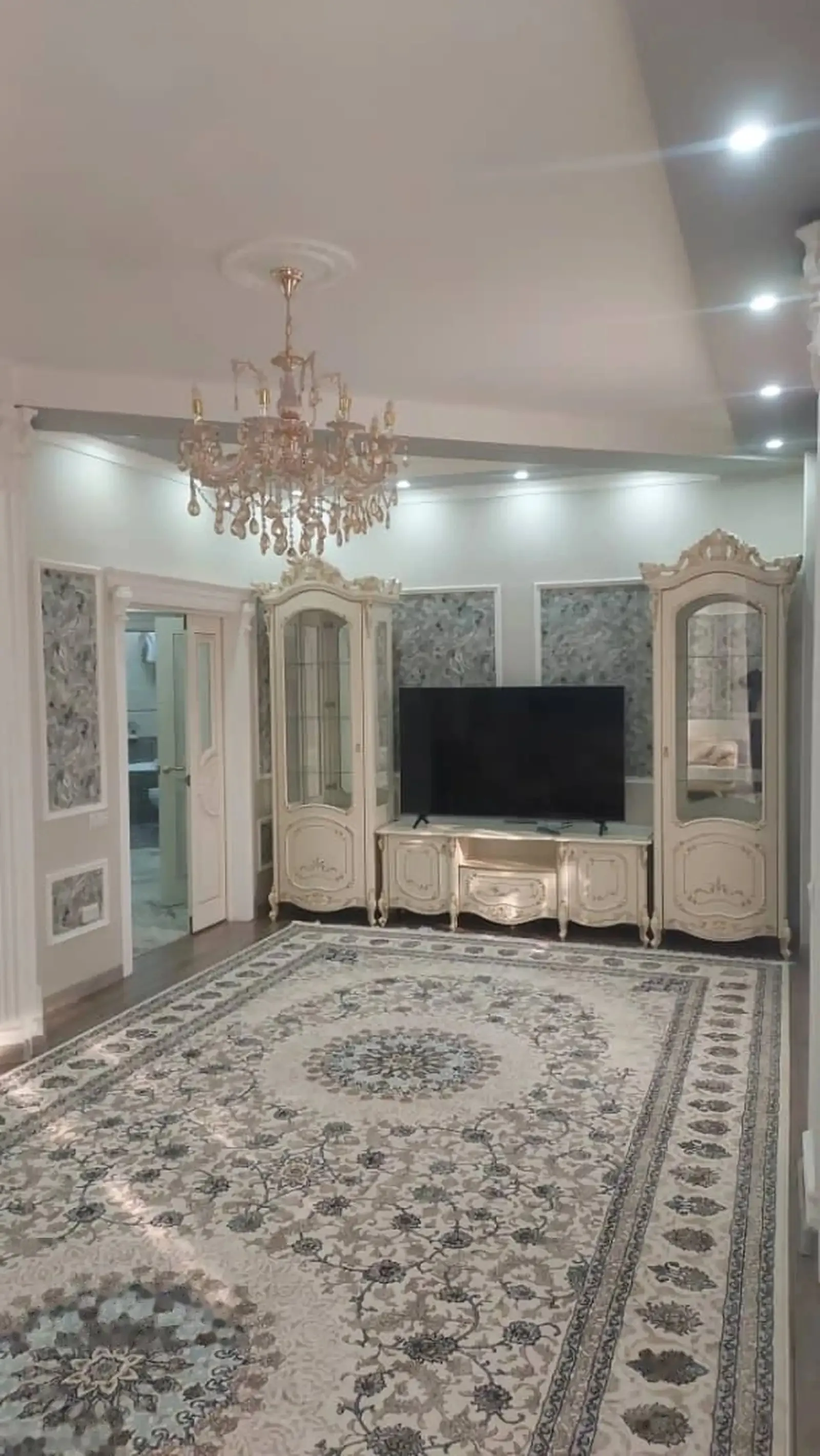 3-комн. квартира, 6 этаж, 136м², ЖК Пули Сангин — фото 2