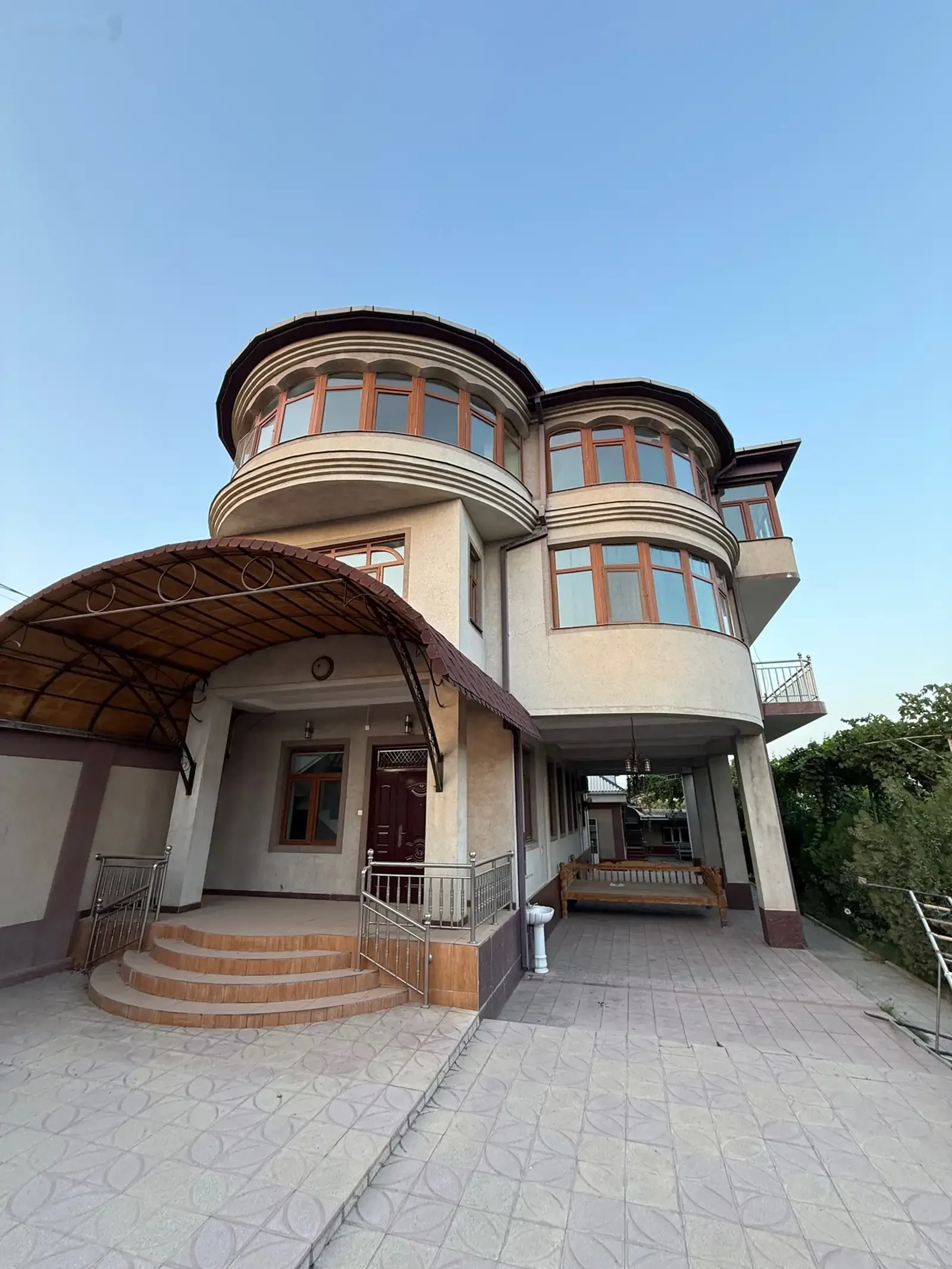 3-этажный, 10 комнатный дом, 1000 м², Зарафшон, Чорьякарон, Национальный парк, Района Сино — фото 9