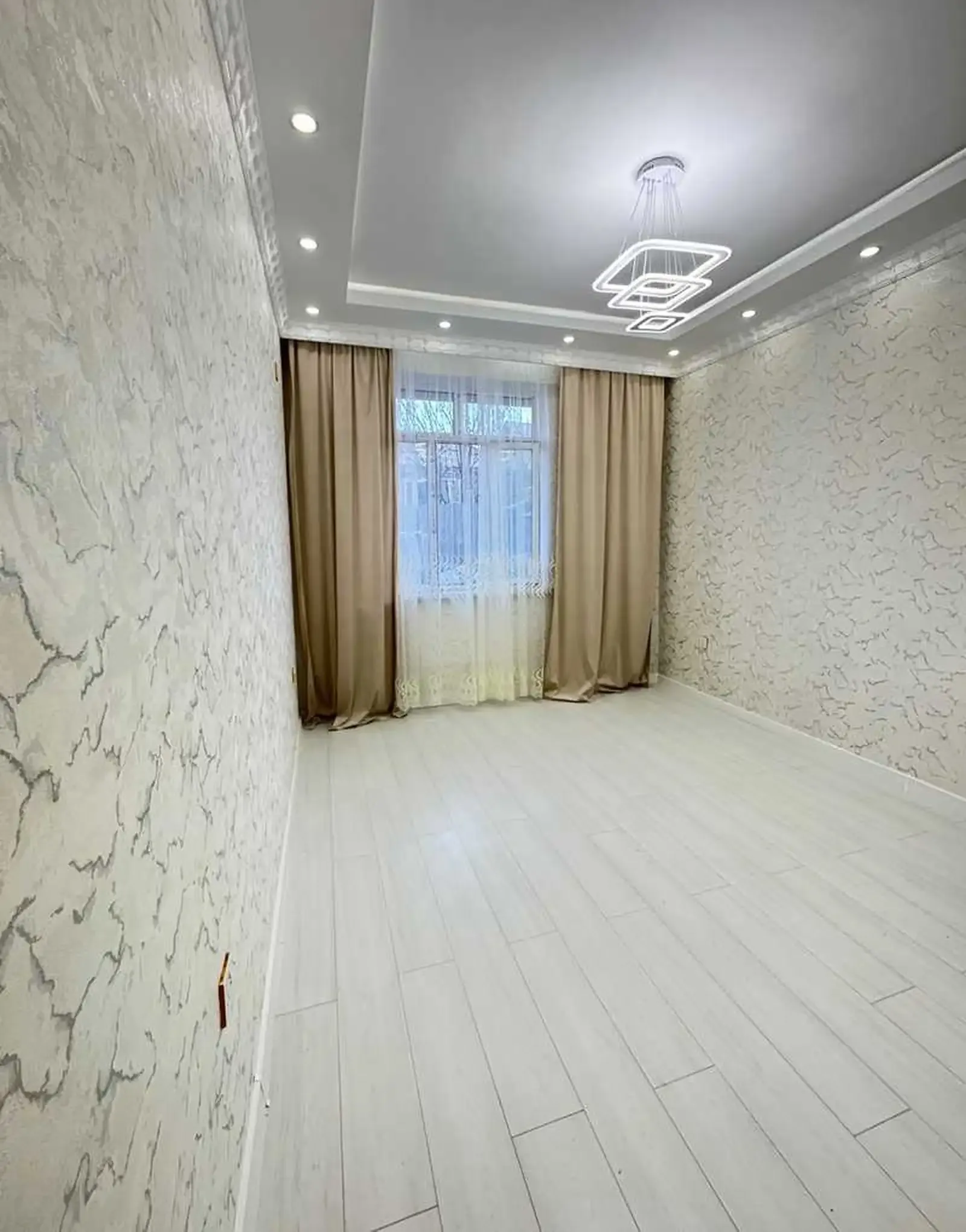 3-комн. квартира, 2 этаж, 83 м², сино