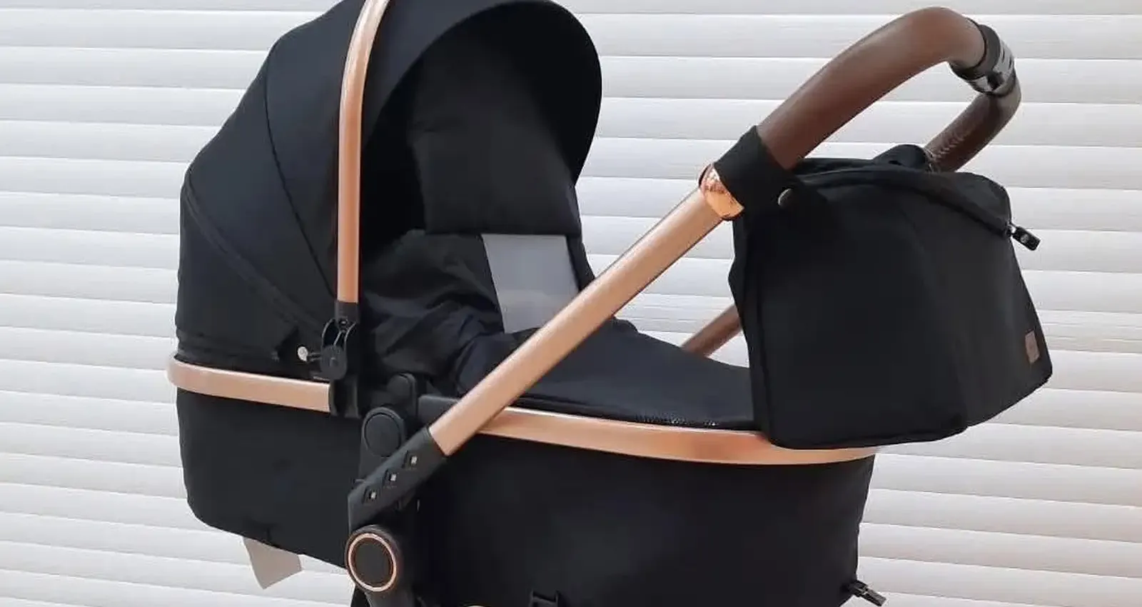 Коляска Kidilo V8