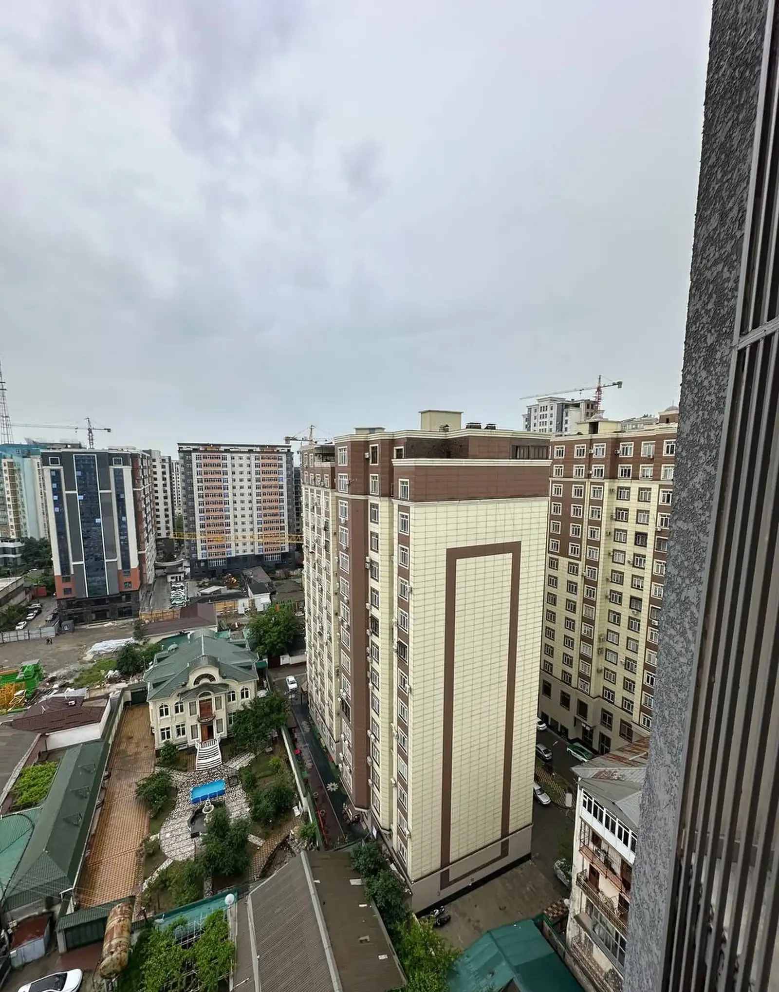4-комн. квартира, 14 этаж, 118 м², Сомони Славянский