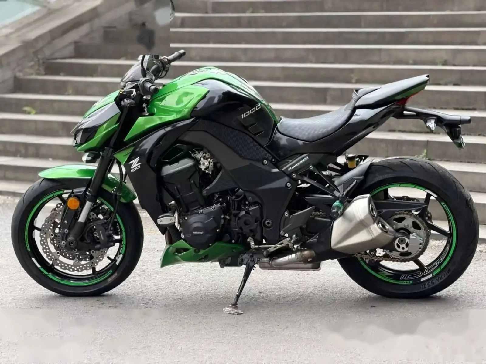 Мотоцикл Kawasaki z