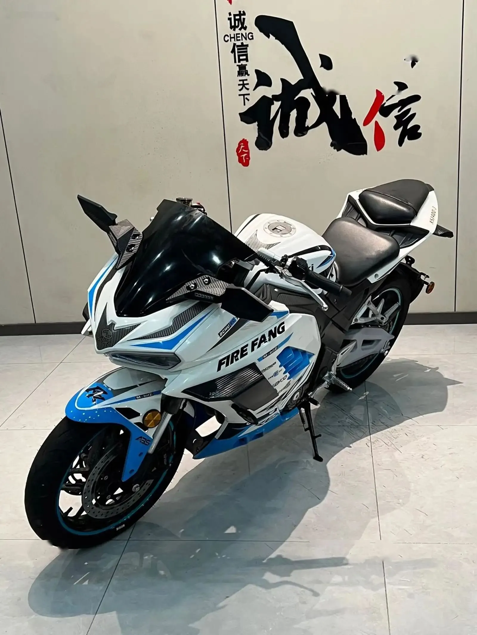 Мотоцикл Kawasaki 400 cc