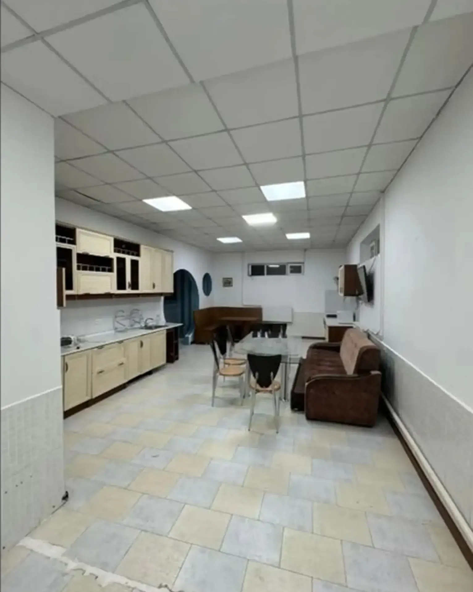 2-этажный, 12 комнатный дом, 450 м², И. Сомони — фото 4