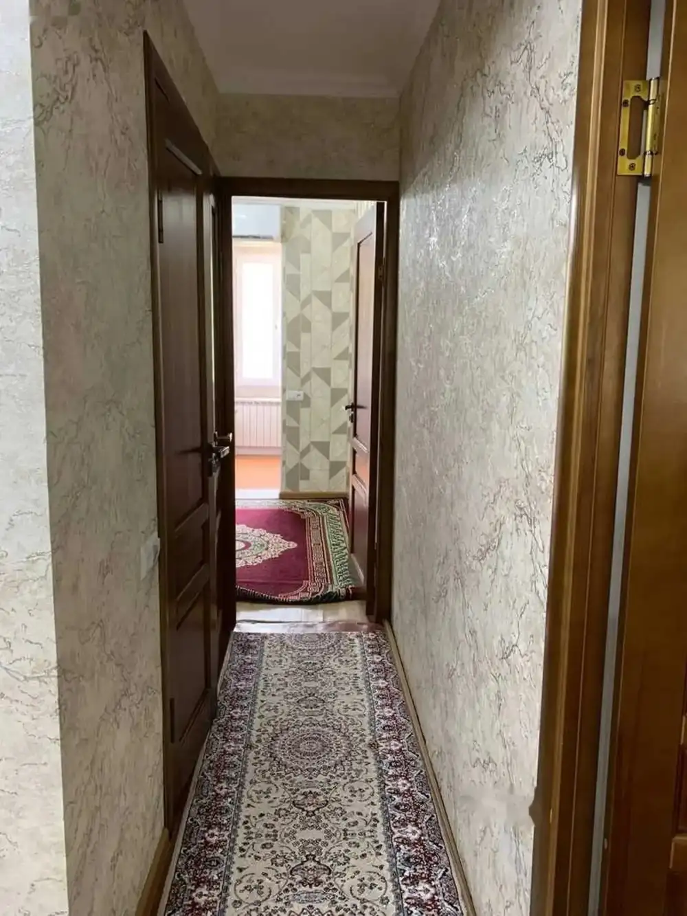 3-комн. квартира, 2 этаж, 68м², 33 мкр (пеши супермаркет Аминчон) — фото 3