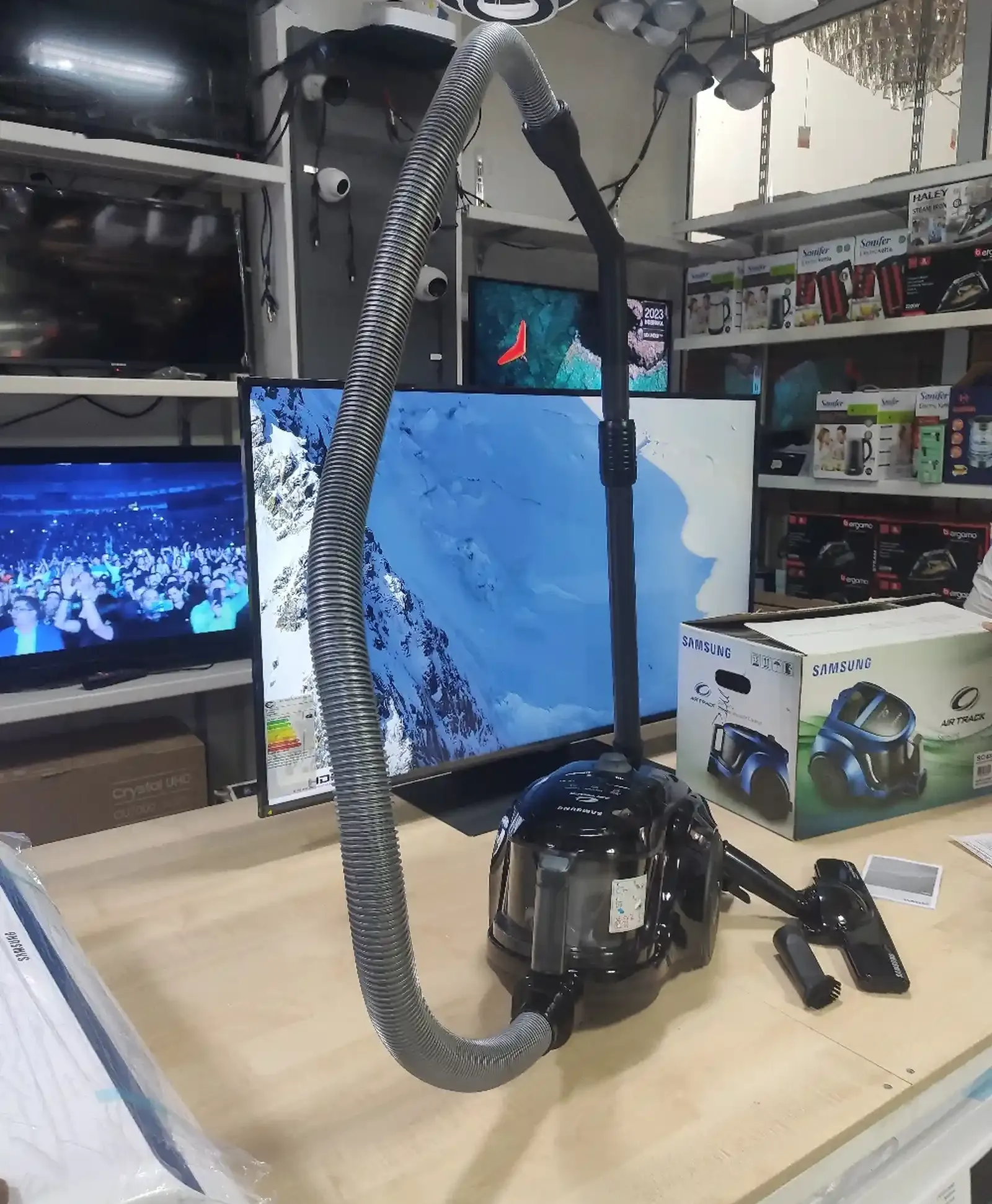 Пылесос Samsung 2000W