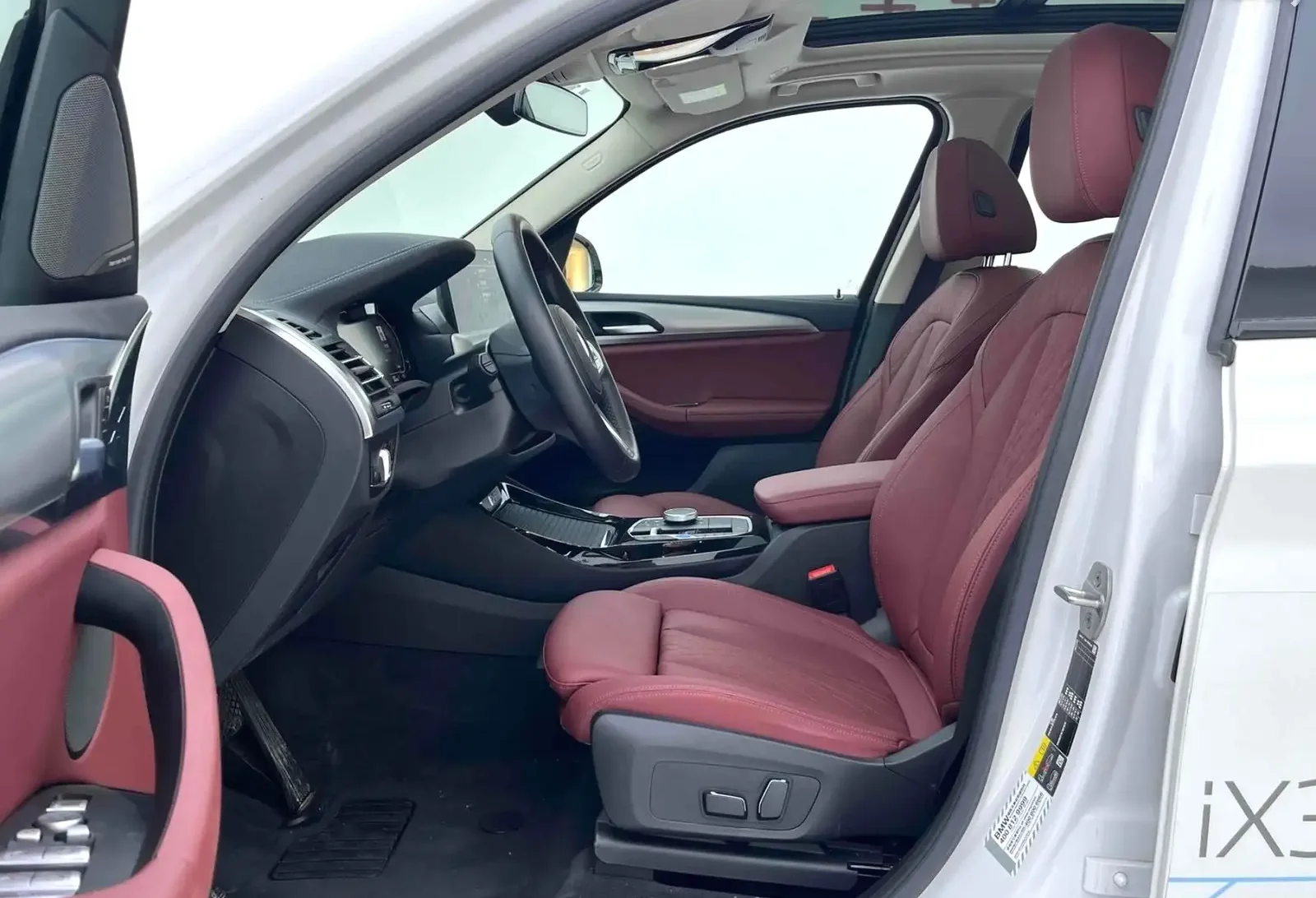 BMW iX, 2025