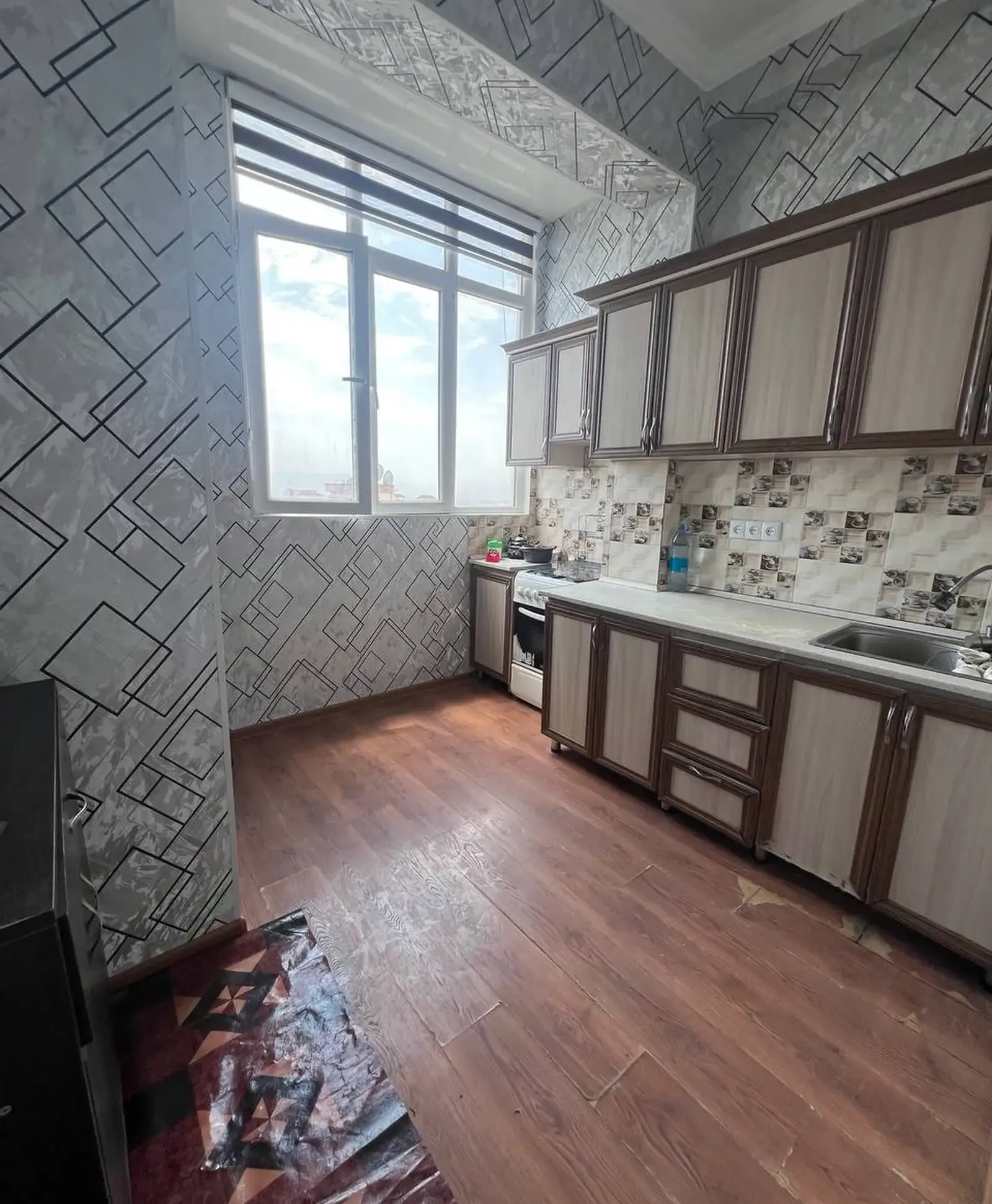 2-комн. квартира, 11 этаж, 56 м², Исмоили Сомони, Северный