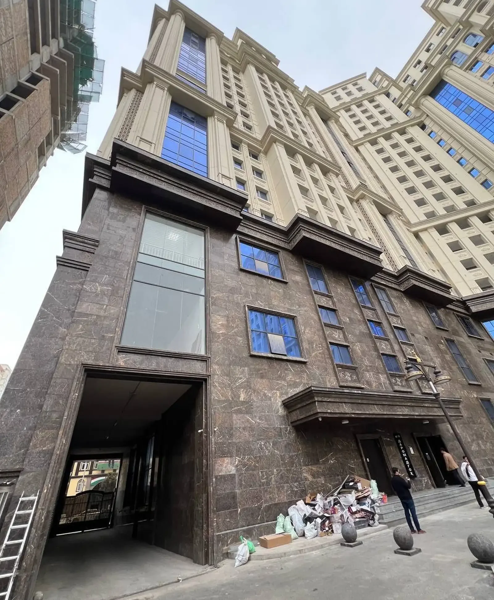 3-комн. квартира, 17 этаж, 147 м², Исмоили Сомони, Ру ба руи Цум — фото 4