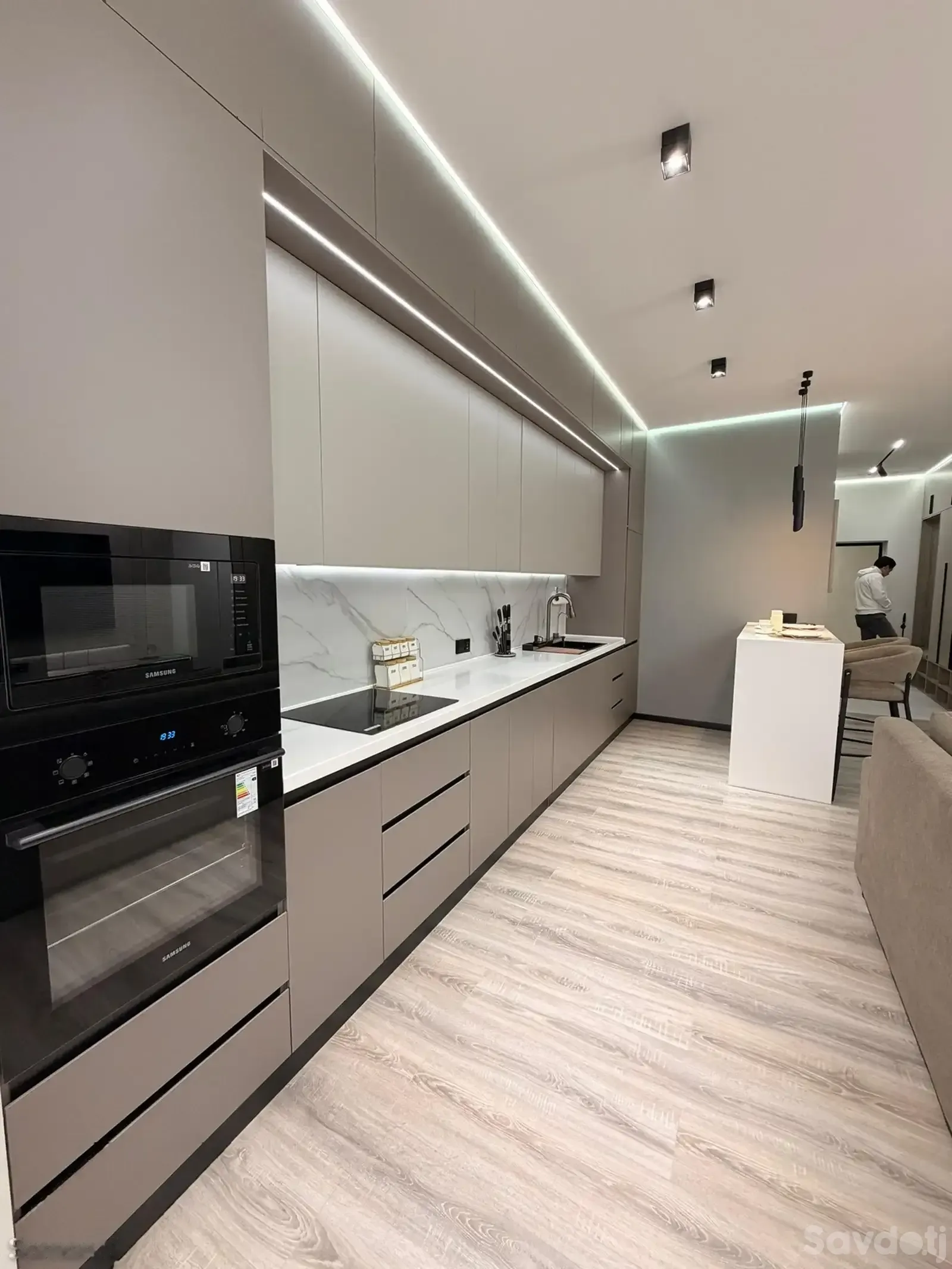 3-комн. квартира, 18 этаж, 87 м², Овир, Дом Пули Сангин, Ёвар