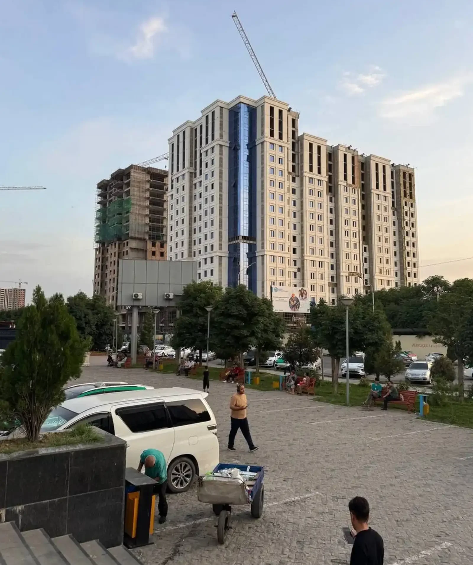 3-комн. квартира, 9 этаж, 122 м², Исмоили Сомони Мехргон — фото 4