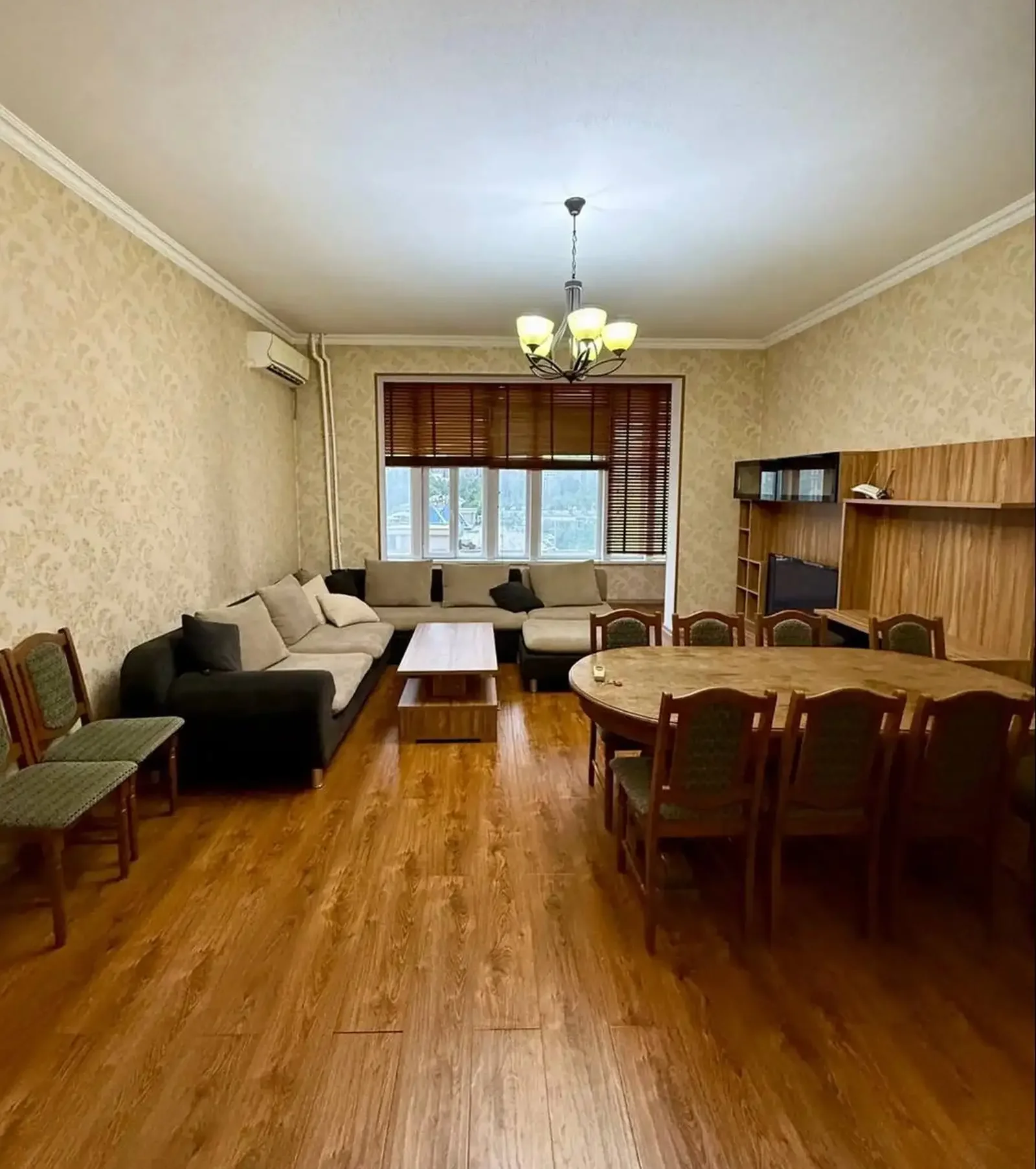 3-комн. квартира, 5 этаж, 115 м², Исмоили Сомони — фото 2