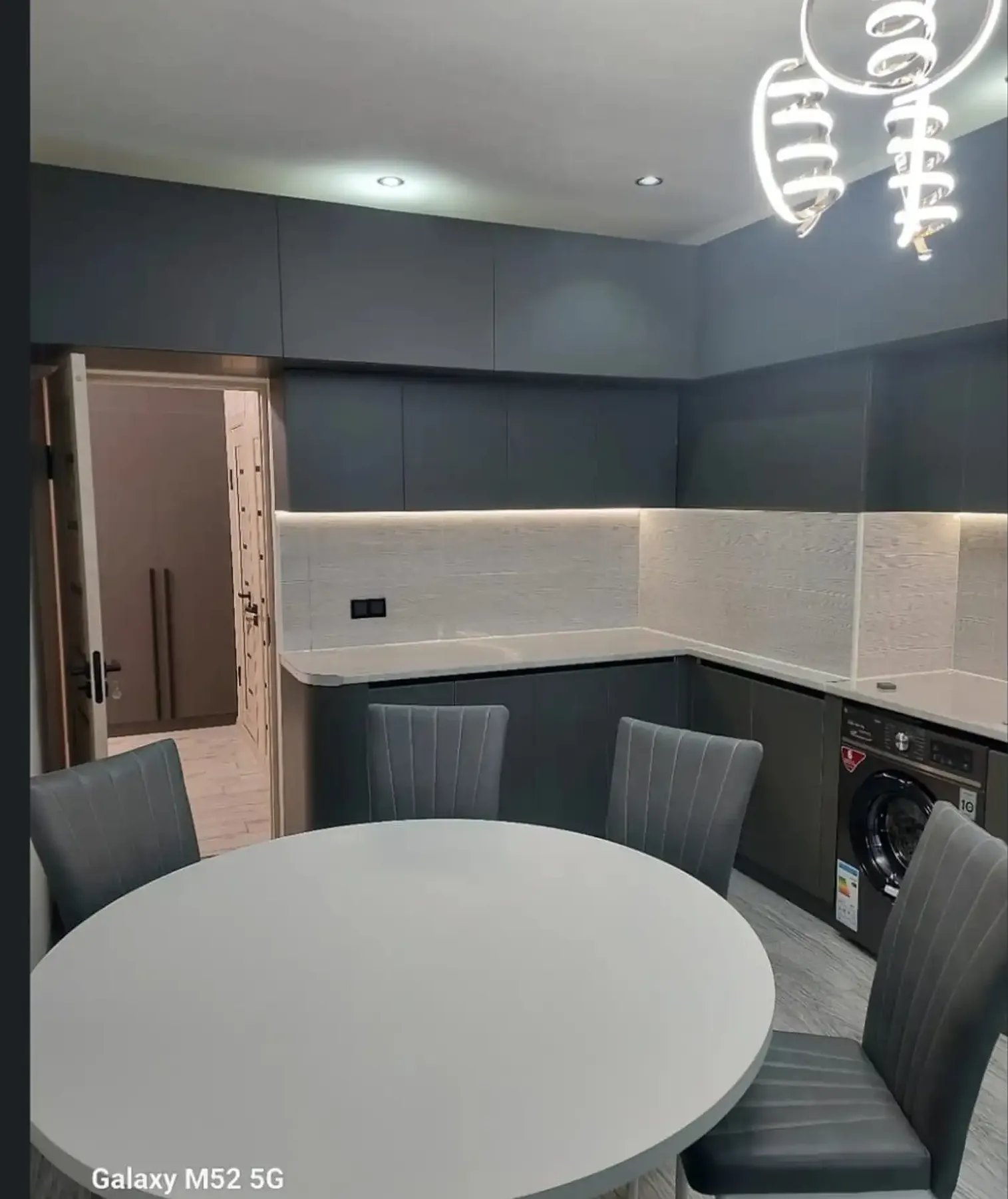 2-комн. квартира, 11 этаж, 59м², Сомони — фото 7