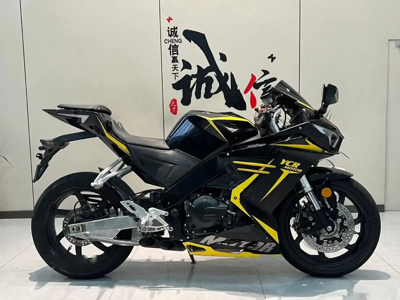Мотоцикл Blade 400 cc raceway Edition