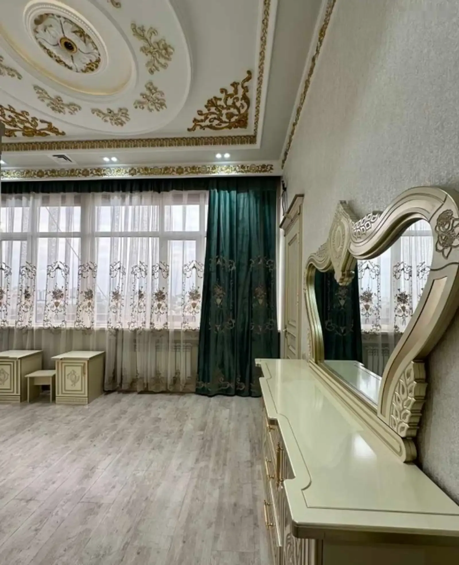3-комн. квартира, 11 этаж, 140м², Сомони