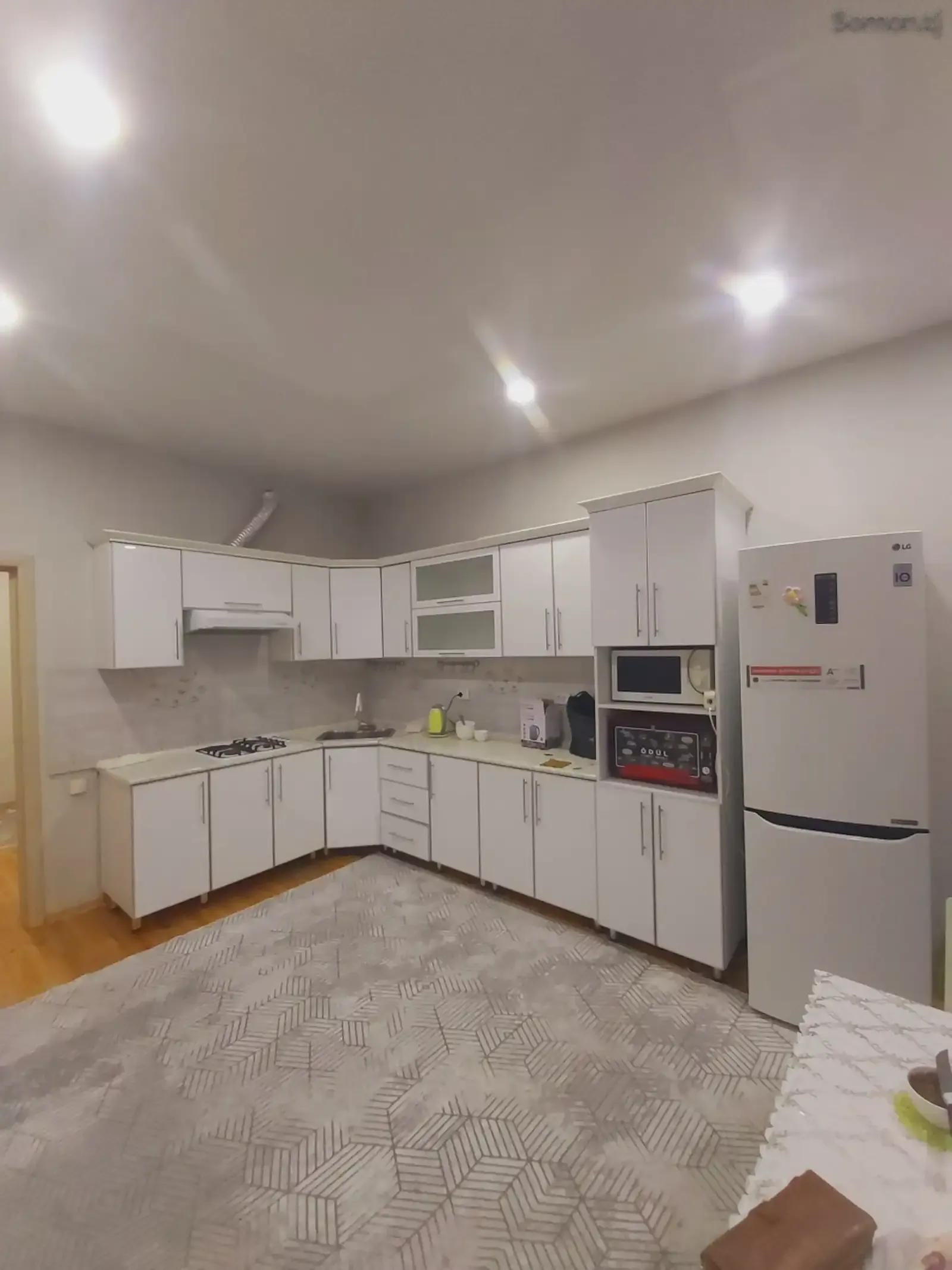 3-комн. квартира, 4 этаж, 100м², 19 микрорайон — фото 8